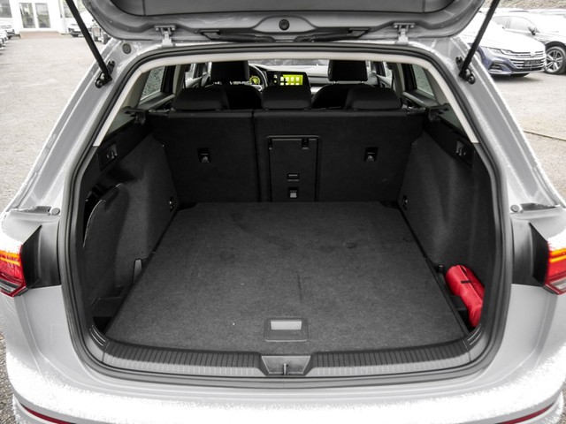 Volkswagen Golf Variant VIII 2.0 LIFE AHK ACC NAVI CARPLAY