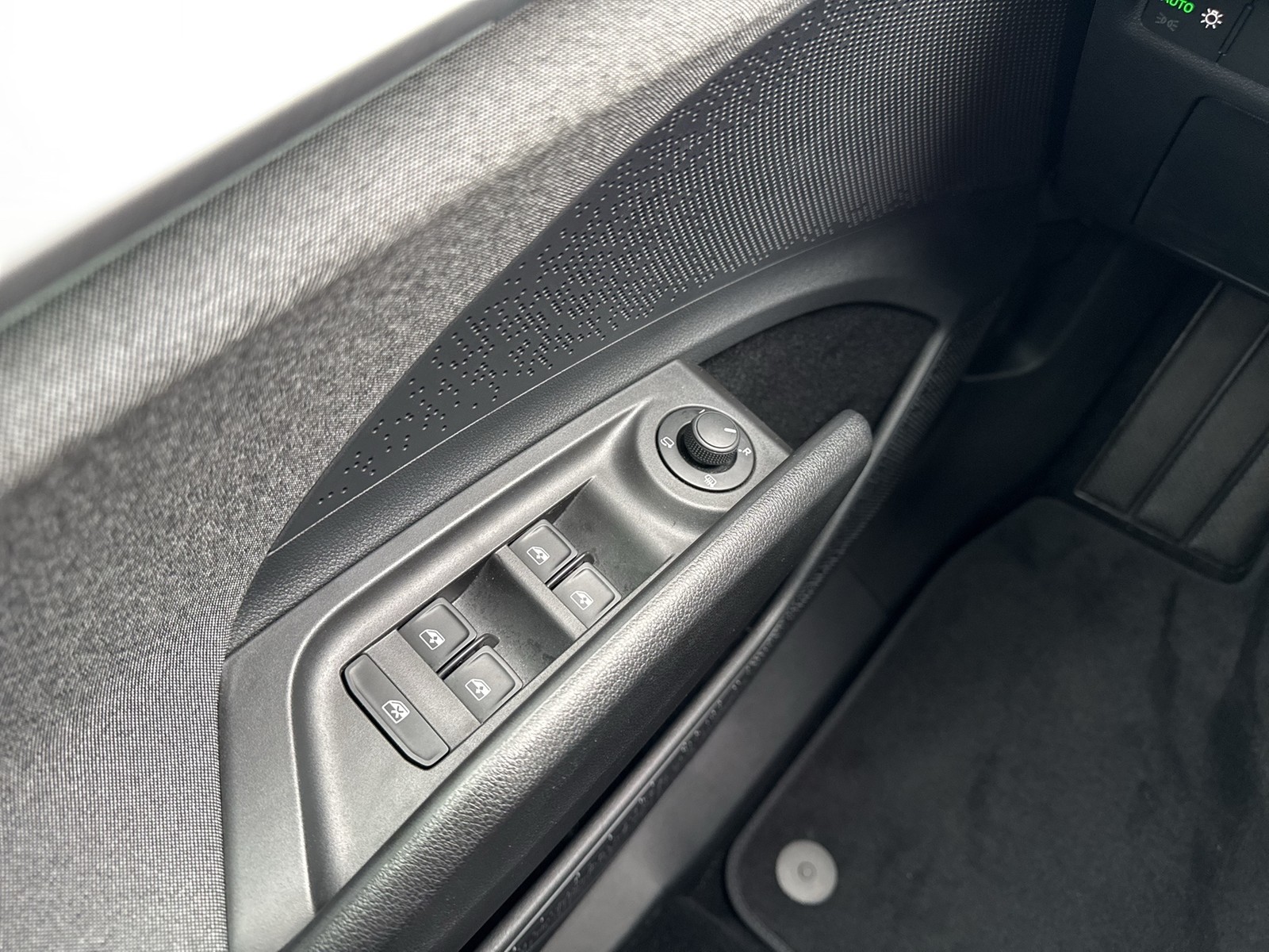 Skoda Enyaq 50 LOFT CAM LM19 NAVI KEYLESS-GO EINPARKHILFE