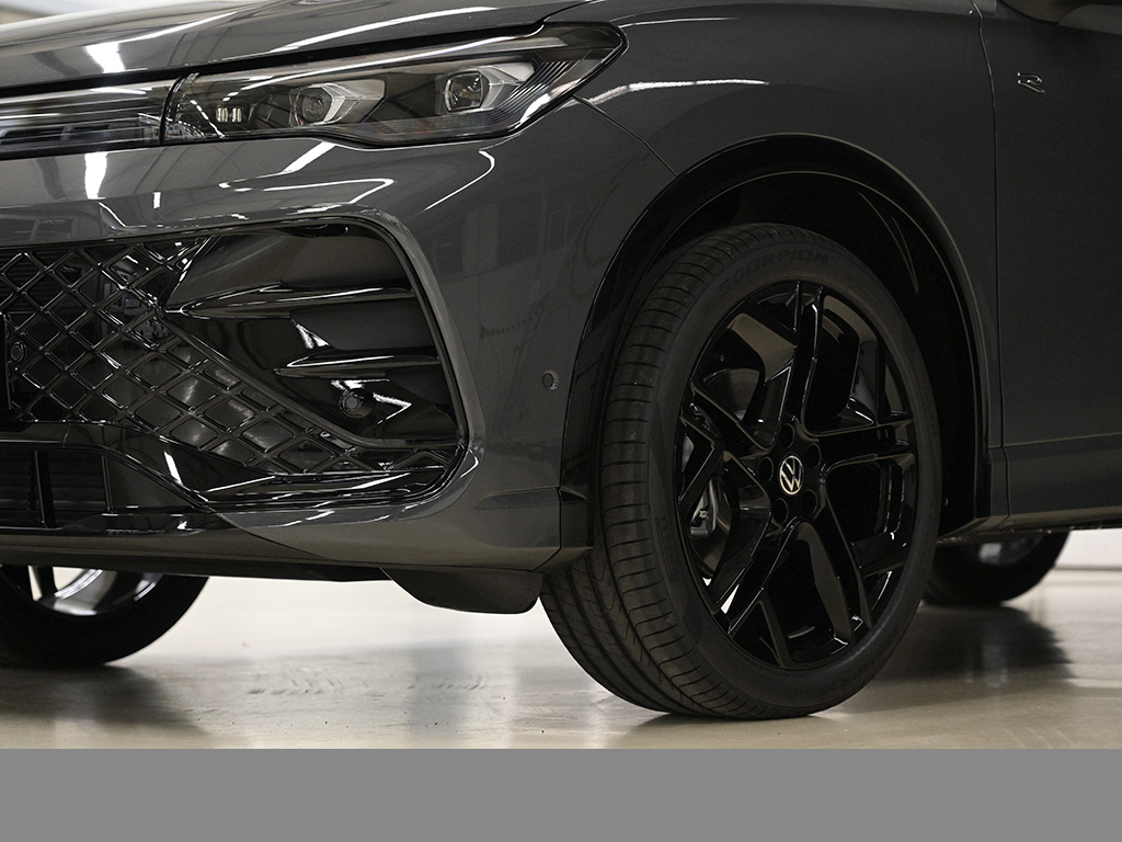 Volkswagen Tiguan 1.5 R-LINE DSG