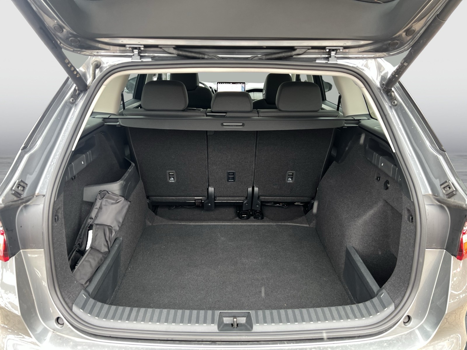 Skoda Kodiaq 2.0 SELECTION 4X4 PANO CAM HEADUP EKLAPPE