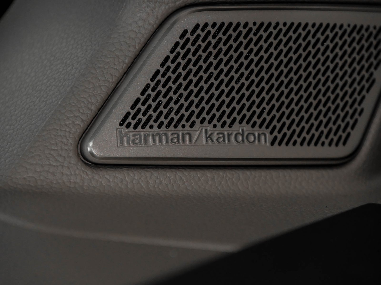 Volkswagen T7 Multivan LR 2.0 TDI DSG Edition Klima LED Navi Panoramadach