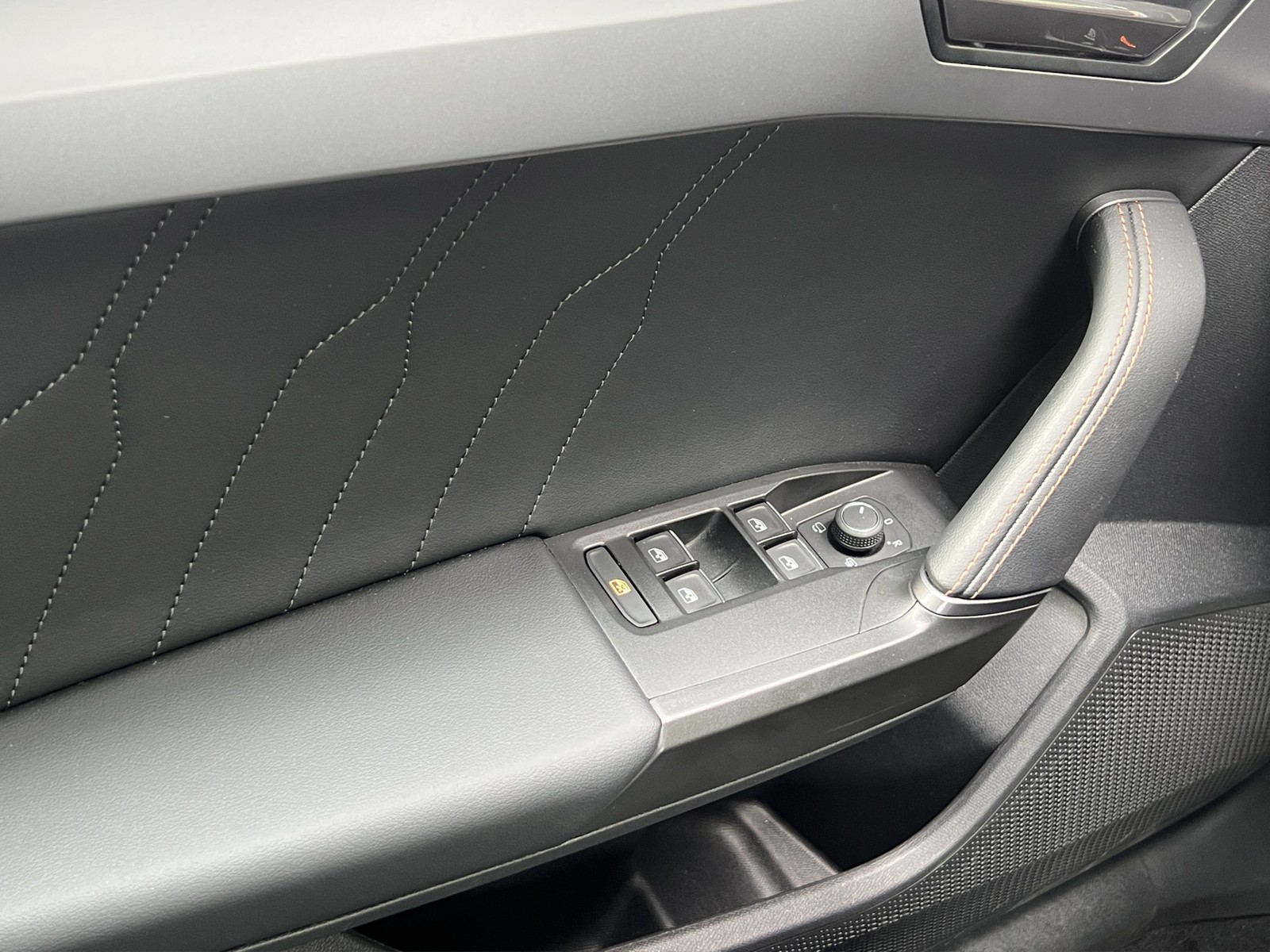 Cupra Leon ST 2.0 VZ 4X4 BEATS AHK CAM ACC LM19 NAVI