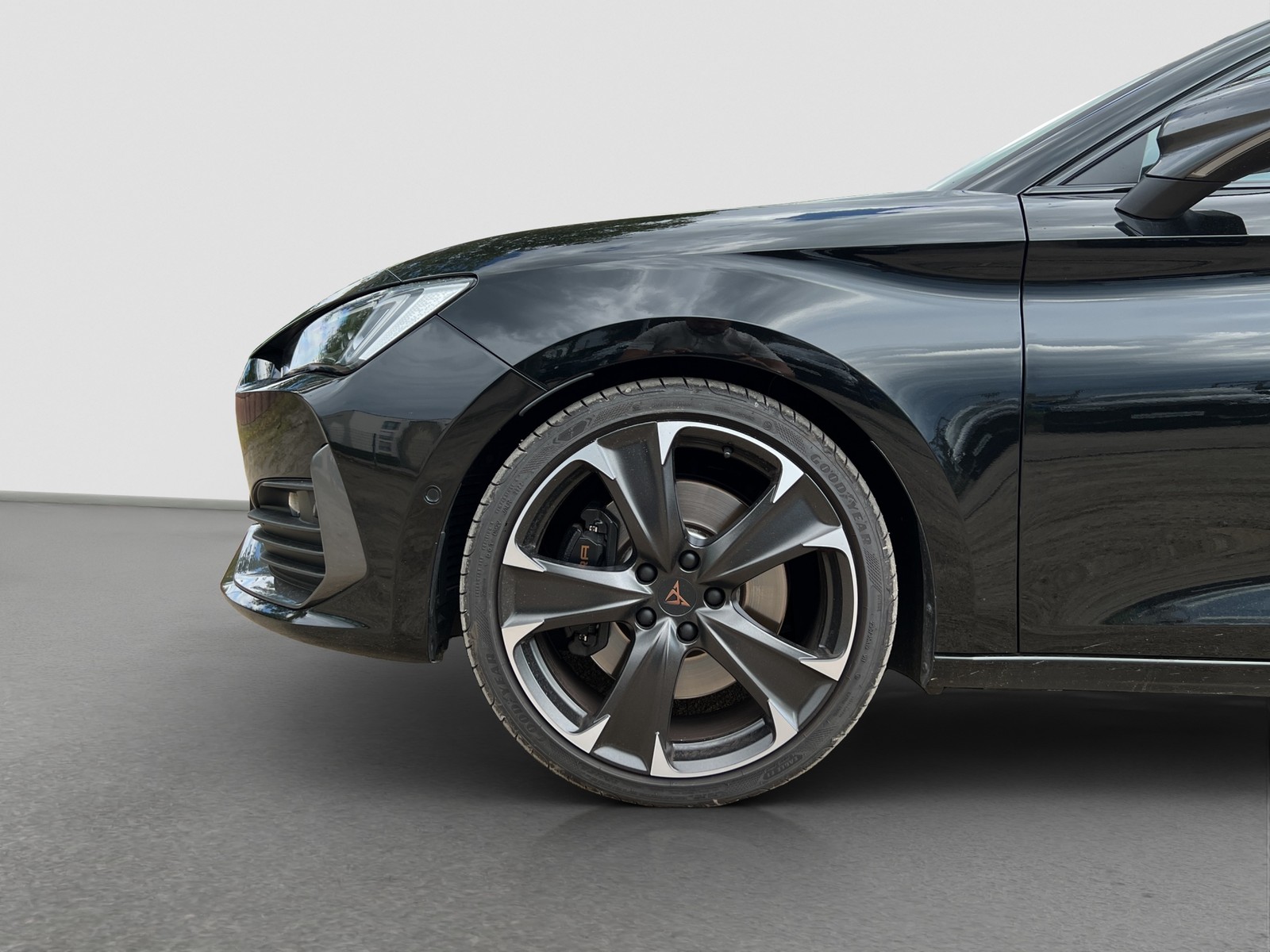 Cupra Leon ST 2.0 VZ 4X4 BEATS AHK CAM ACC LM19 NAVI