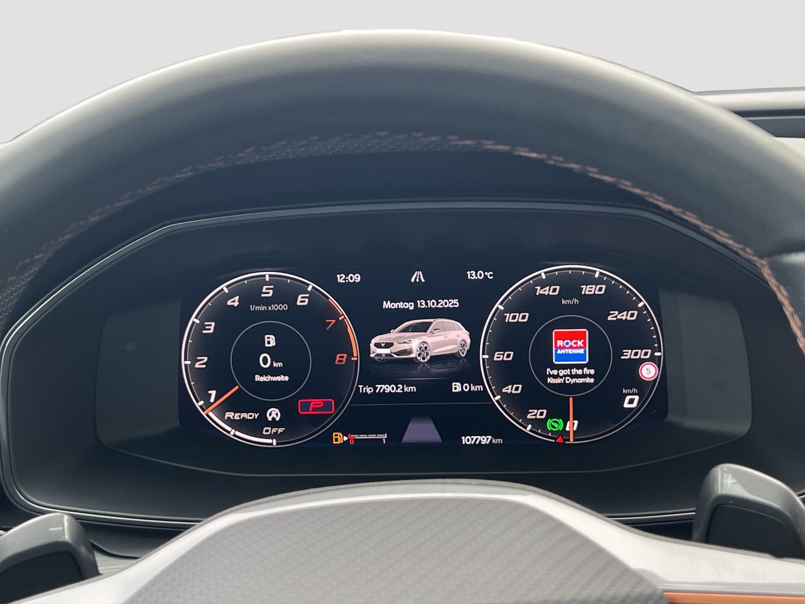 Cupra Leon ST 2.0 CAM ACC LM19 MATRIXLED NAVI CARPLAY