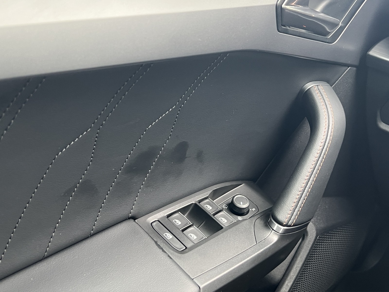 Cupra Leon ST 2.0 CAM ACC LM19 MATRIXLED NAVI CARPLAY