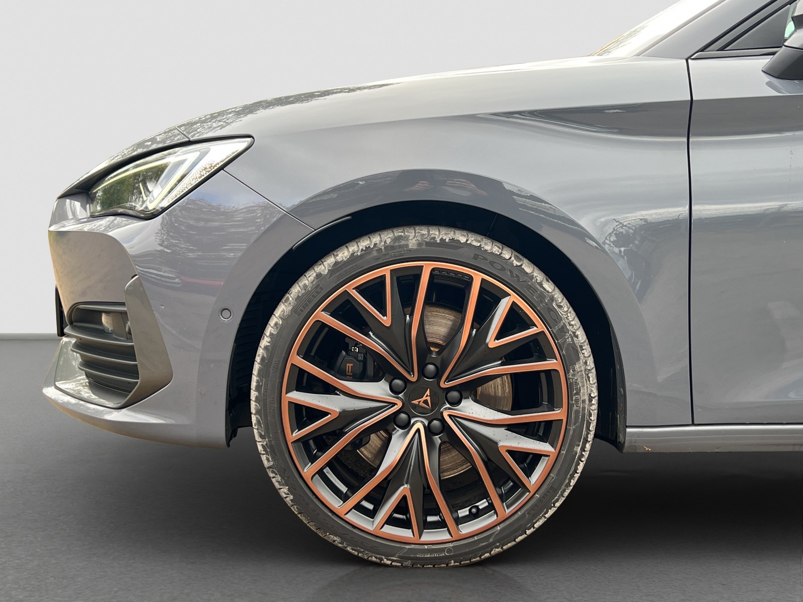 Cupra Leon ST 2.0 CAM ACC LM19 MATRIXLED NAVI CARPLAY