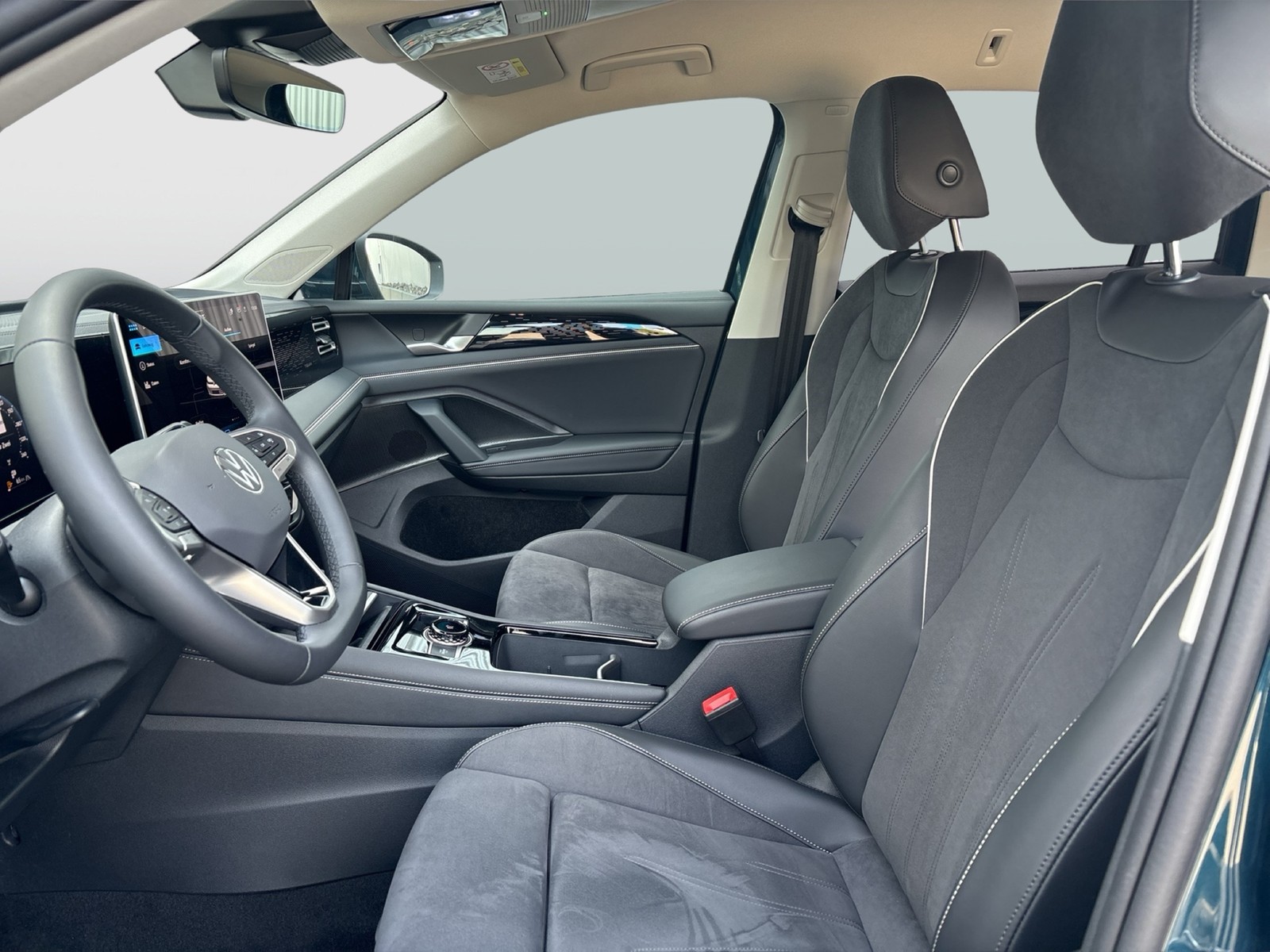 Volkswagen Tiguan 2.0 ELEGANCE 4X4 AHK CAM ACC LM18 NAVI