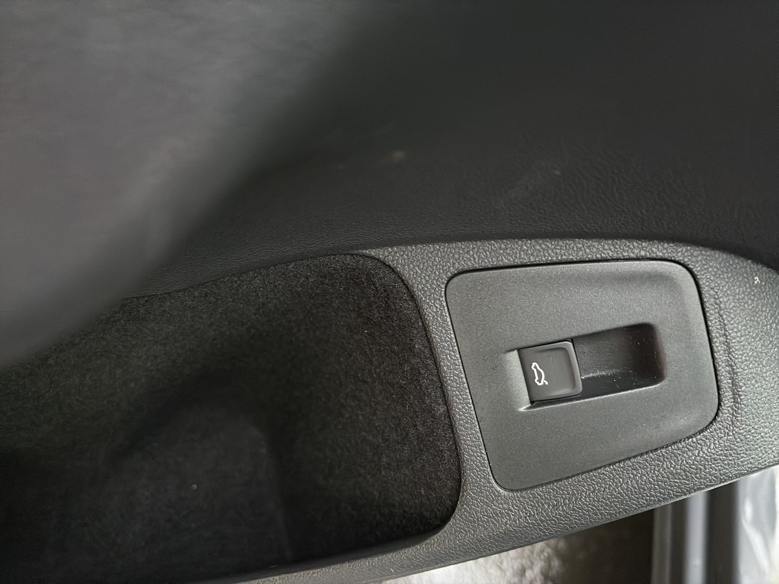 Volkswagen Tiguan 2.0 R BLACKSTYLE 4X4 LEDER 360CAM ACC 21Z