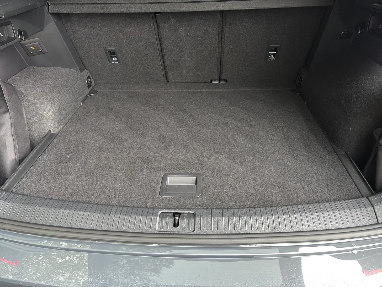 Volkswagen Tiguan 2.0 R BLACKSTYLE 4X4 LEDER 360CAM ACC 21Z