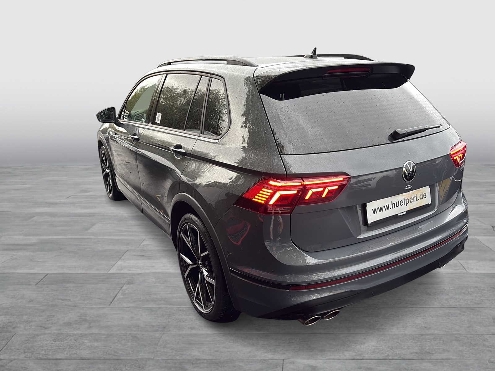 Volkswagen Tiguan 2.0 R BLACKSTYLE 4X4 LEDER 360CAM ACC 21Z