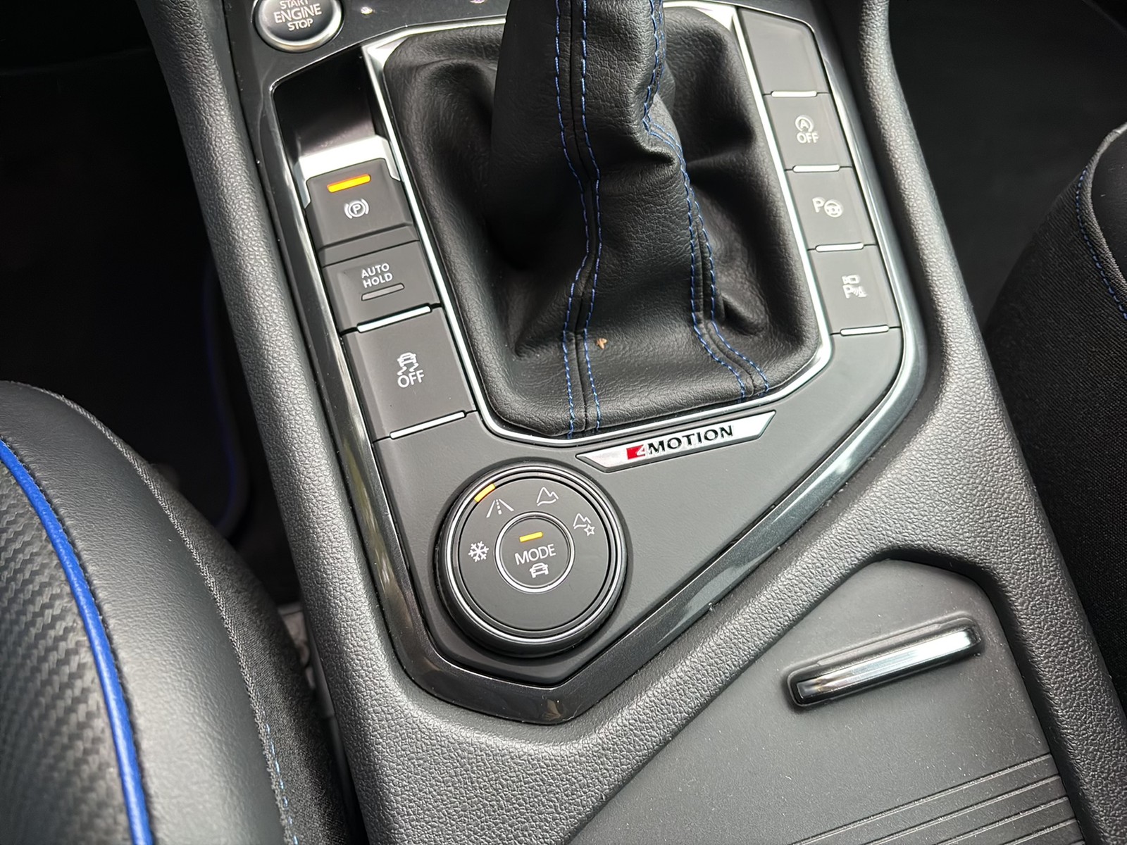 Volkswagen Tiguan 2.0 R BLACKSTYLE 4X4 LEDER 360CAM ACC 21Z