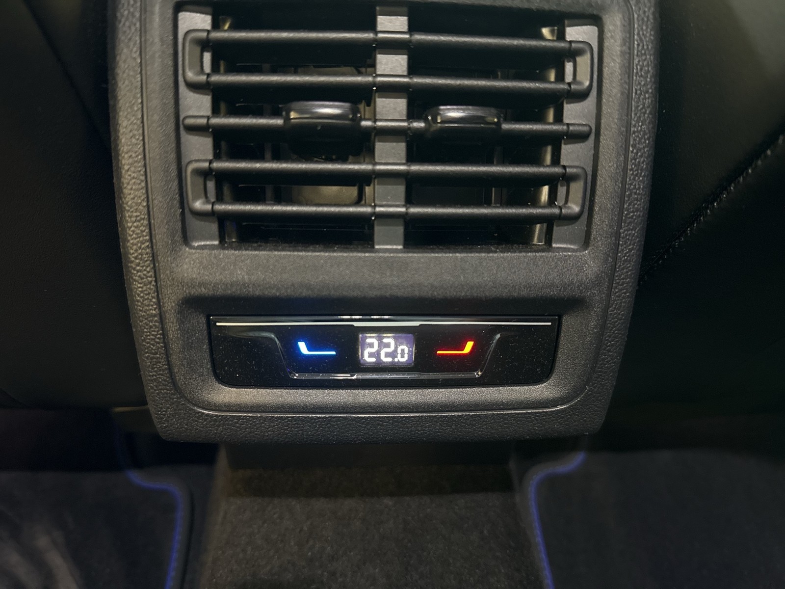 Volkswagen Golf VIII2.0 R BLACK EDITION 4X4 AKRAPOVIC LEDER