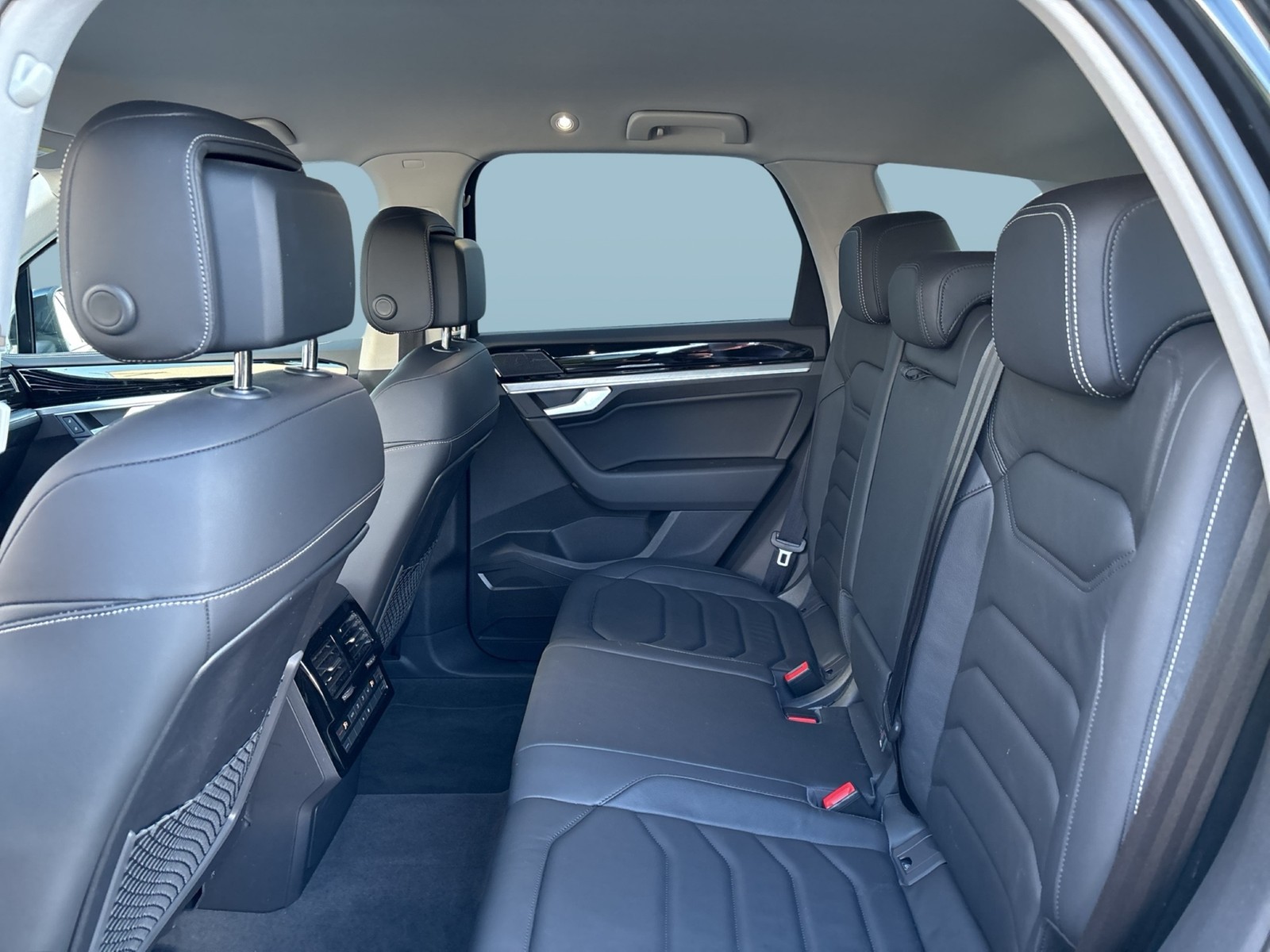 Volkswagen Touareg V6 LUFTFEDERUNG AHK CAM ACC LM19 EKLAPPE