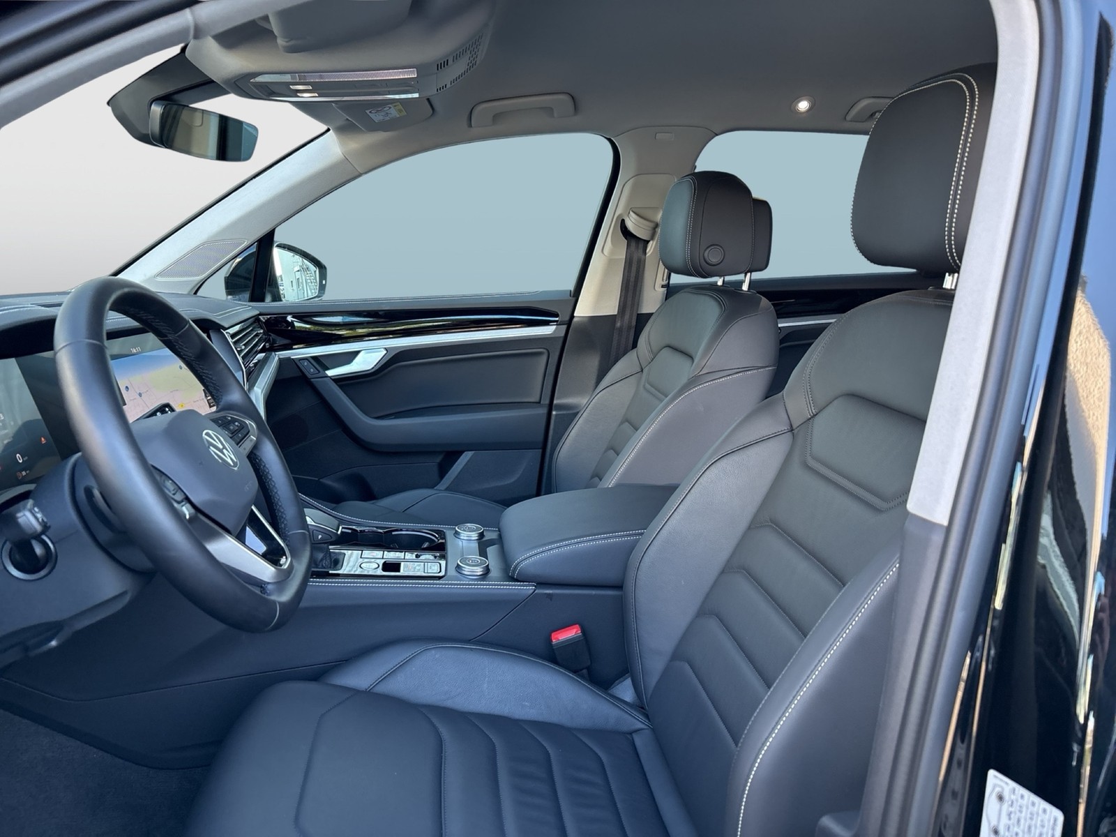 Volkswagen Touareg V6 LUFTFEDERUNG AHK CAM ACC LM19 EKLAPPE