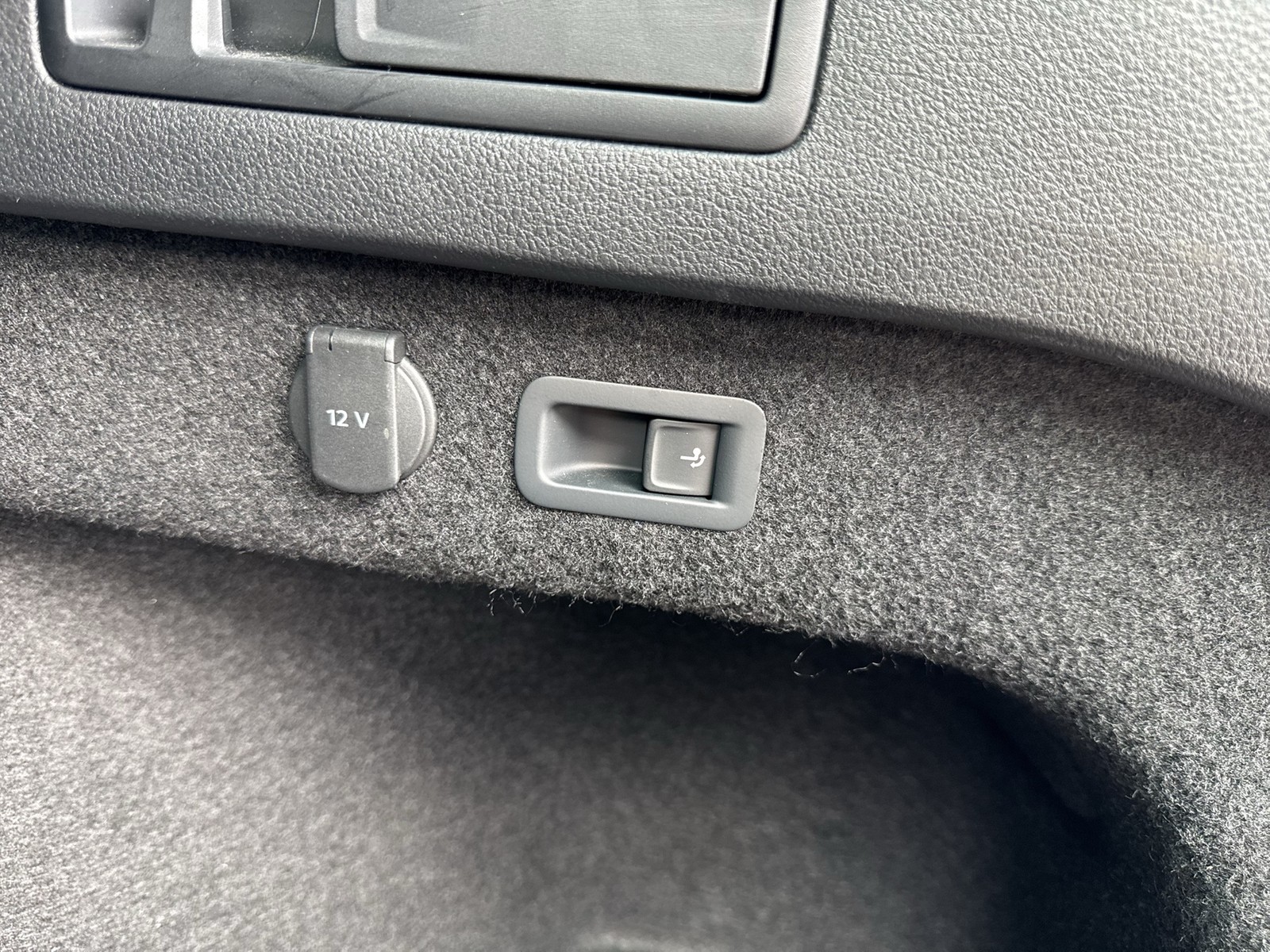 Volkswagen Passat Variant 1.5 BUSINESS AHK 360°CAM ACC NAVI