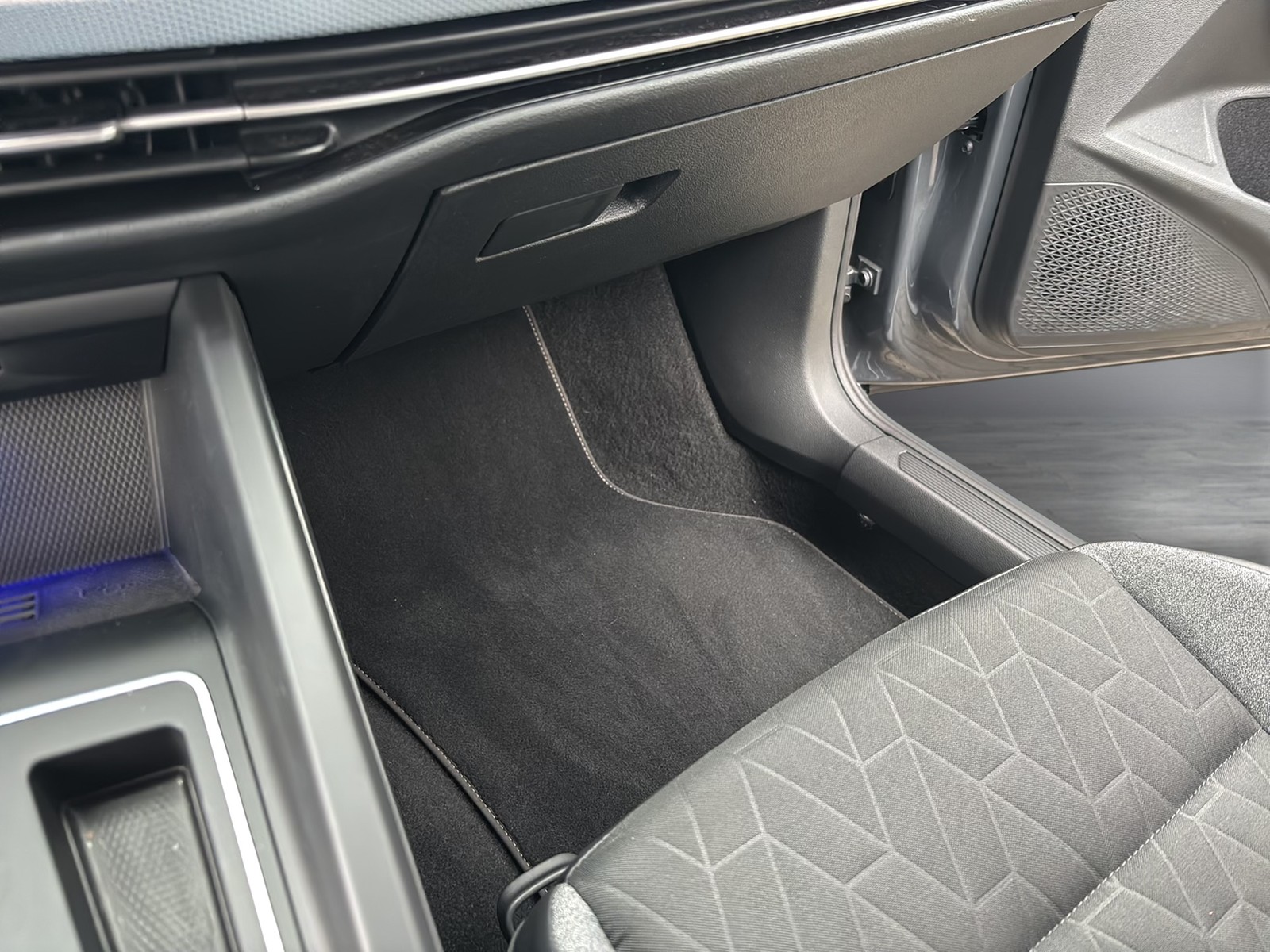 Volkswagen Golf VIII 1.5 HYBRID GOAL 360°KAMERA ACC LED