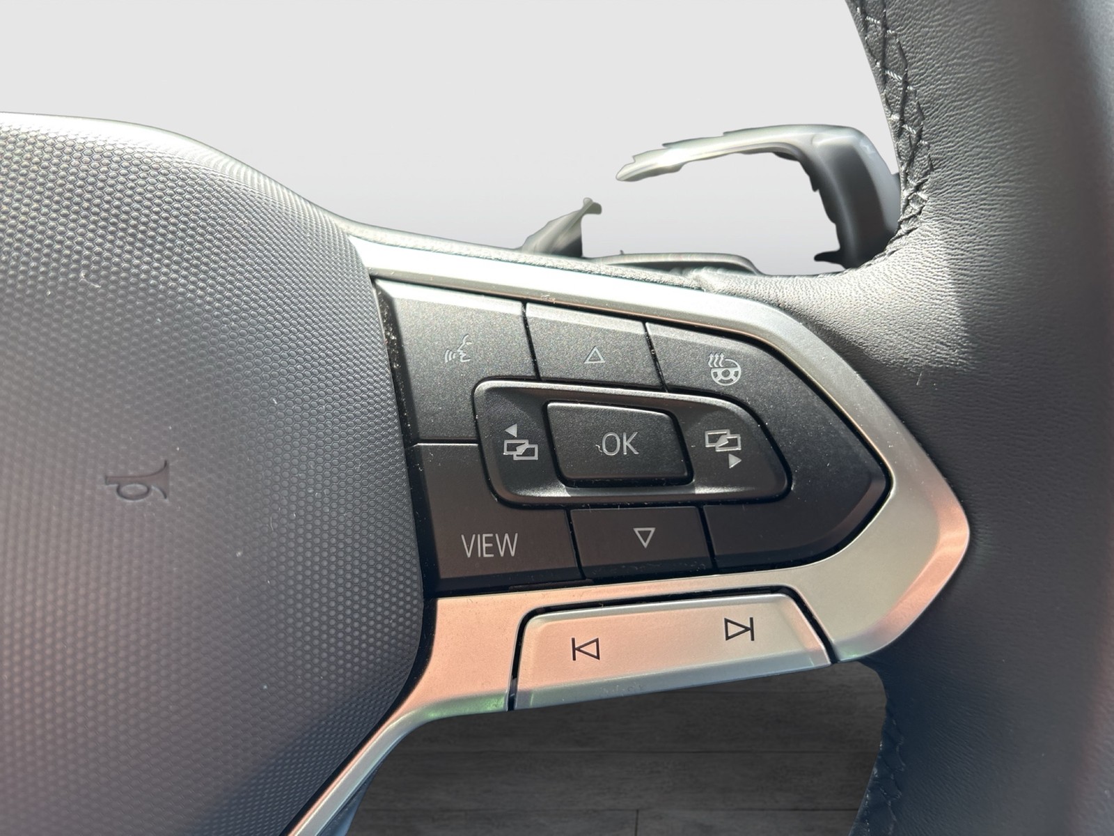 Volkswagen Tayron 1.5 eTSI LIFE AHK CAM ACC LM18 CARPLAY