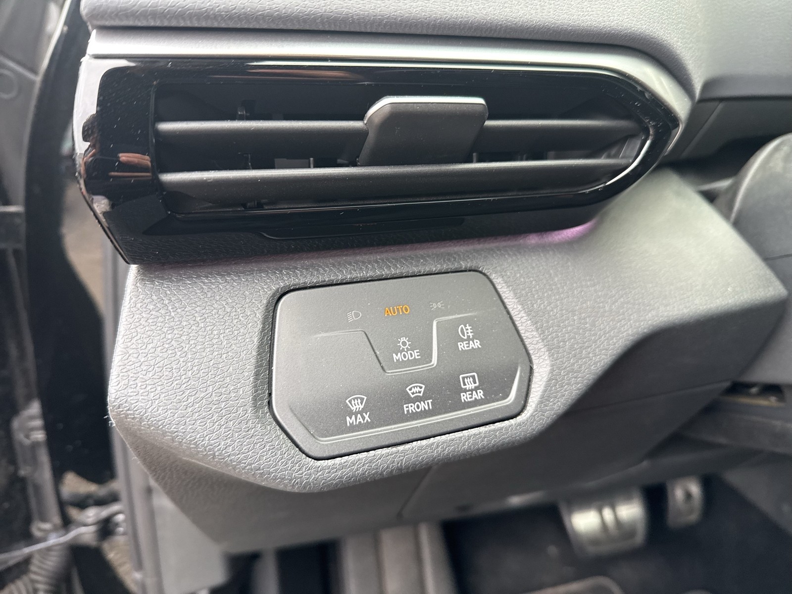 Volkswagen ID.4 Pro WÄRMEPUMPE AHK CAM ACC LM19 NAVI SITZHZ