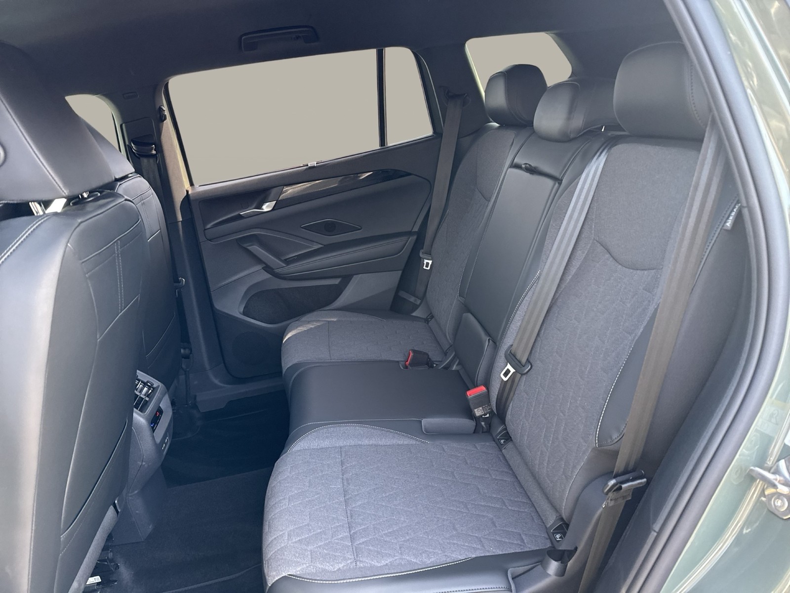 Volkswagen Tayron 1.5 eTSI LIFE CAM ACC LM18 NAVI CARPLAY