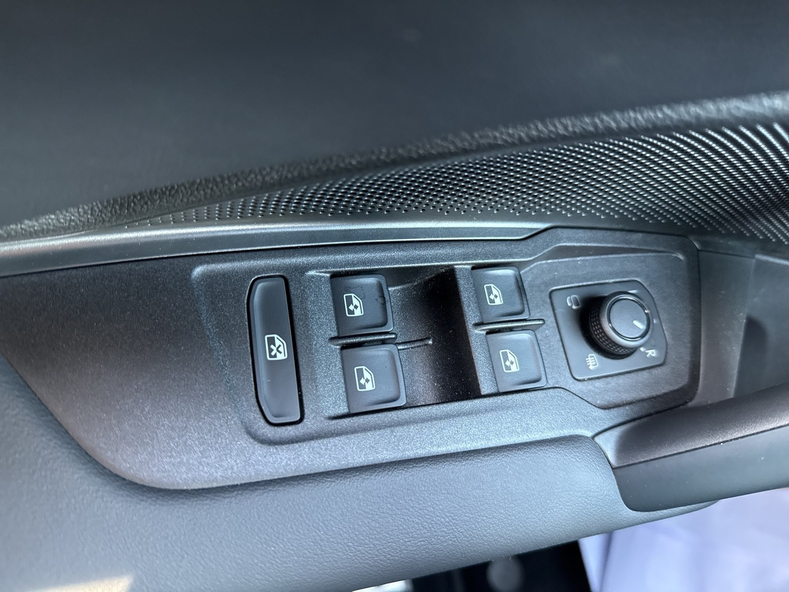 Volkswagen Tayron 1.5 eTSI LIFE CAM ACC LM18 NAVI CARPLAY