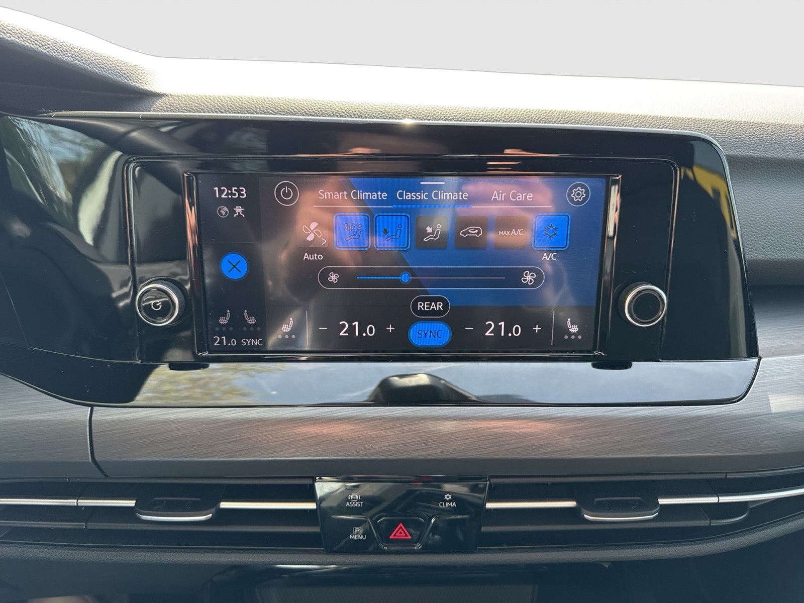 Volkswagen Golf VIII 1.5 eTSI STYLE CAM ACC LM17 CARPLAY