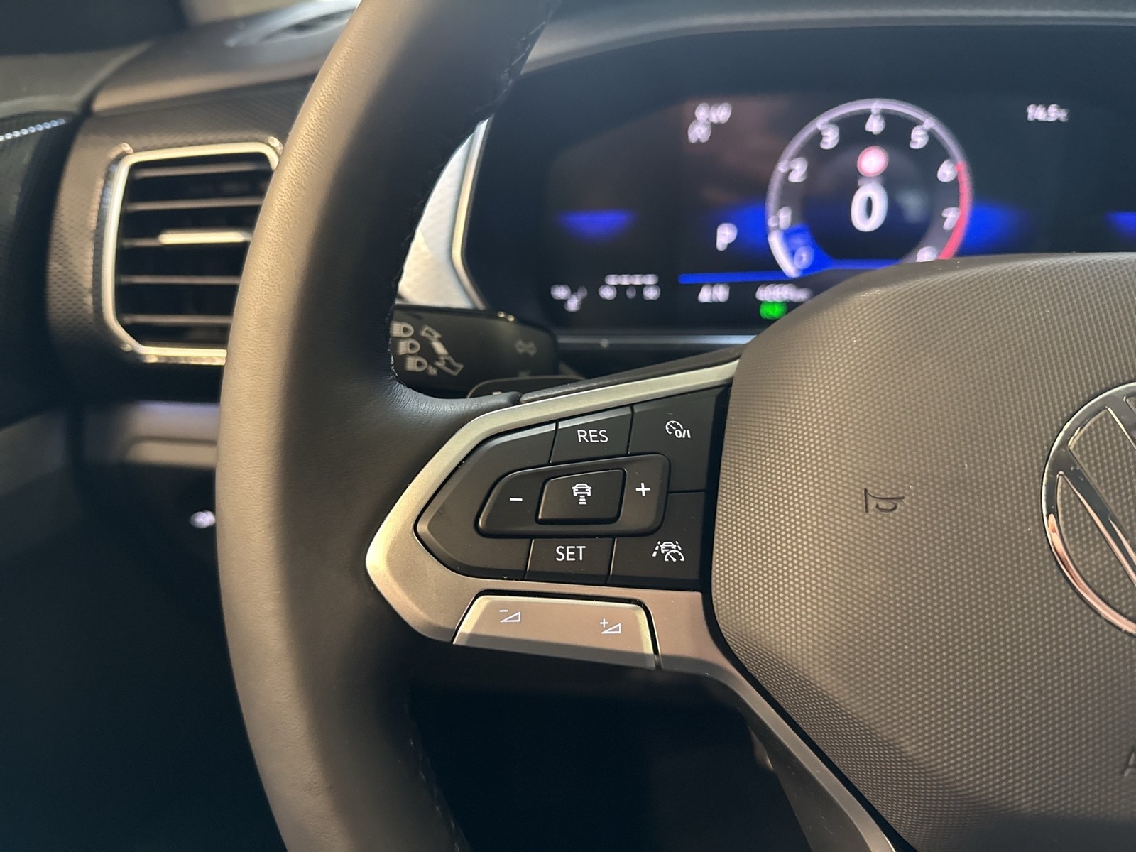 Volkswagen T-Cross 1.5 ENERGY ACC NAVI ALU CARPLAY SITZHEIZ