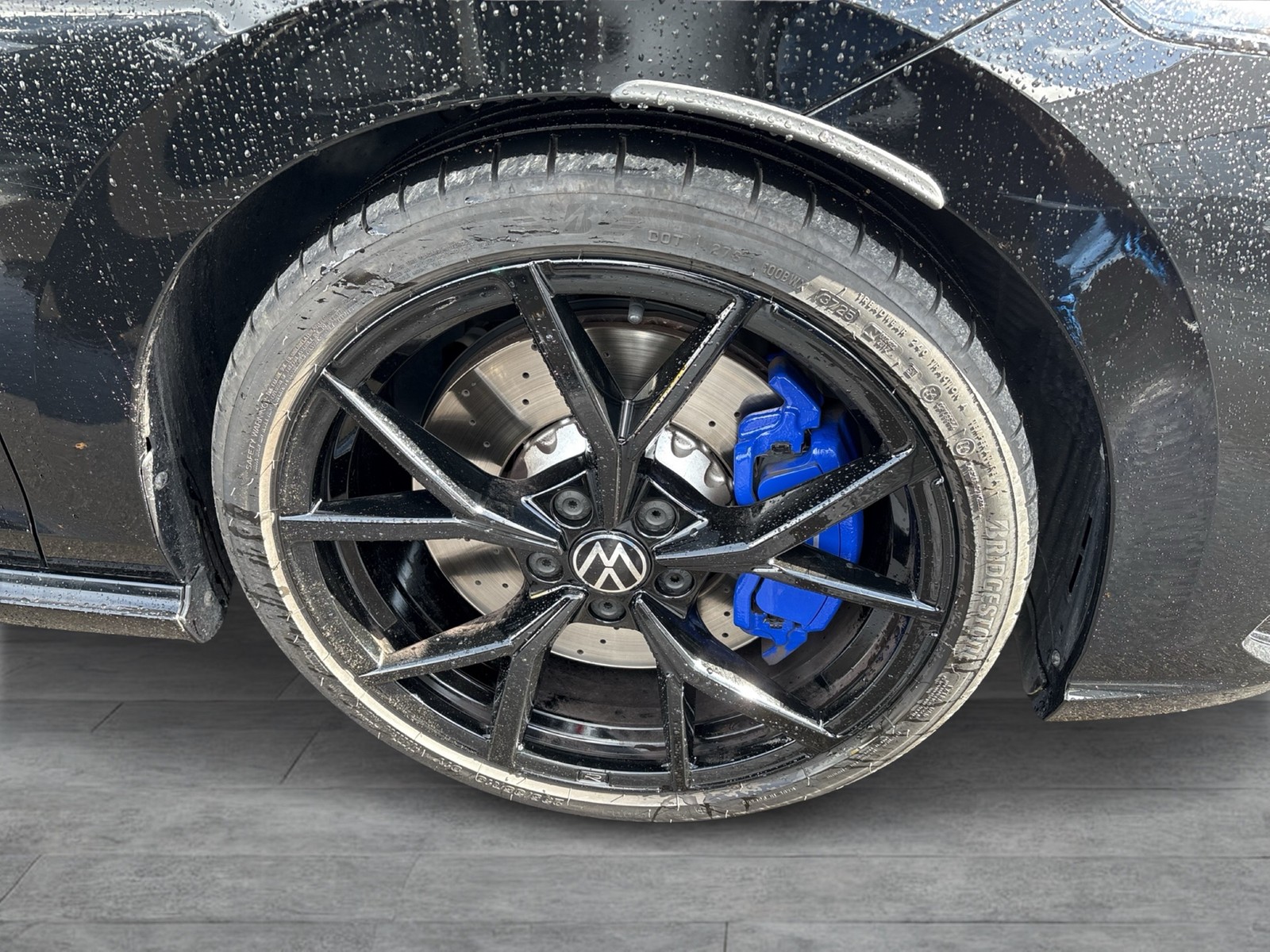 Volkswagen Golf VIII 2.0 R BLACKSTYLE 4X4 PANO HARMANKARDON