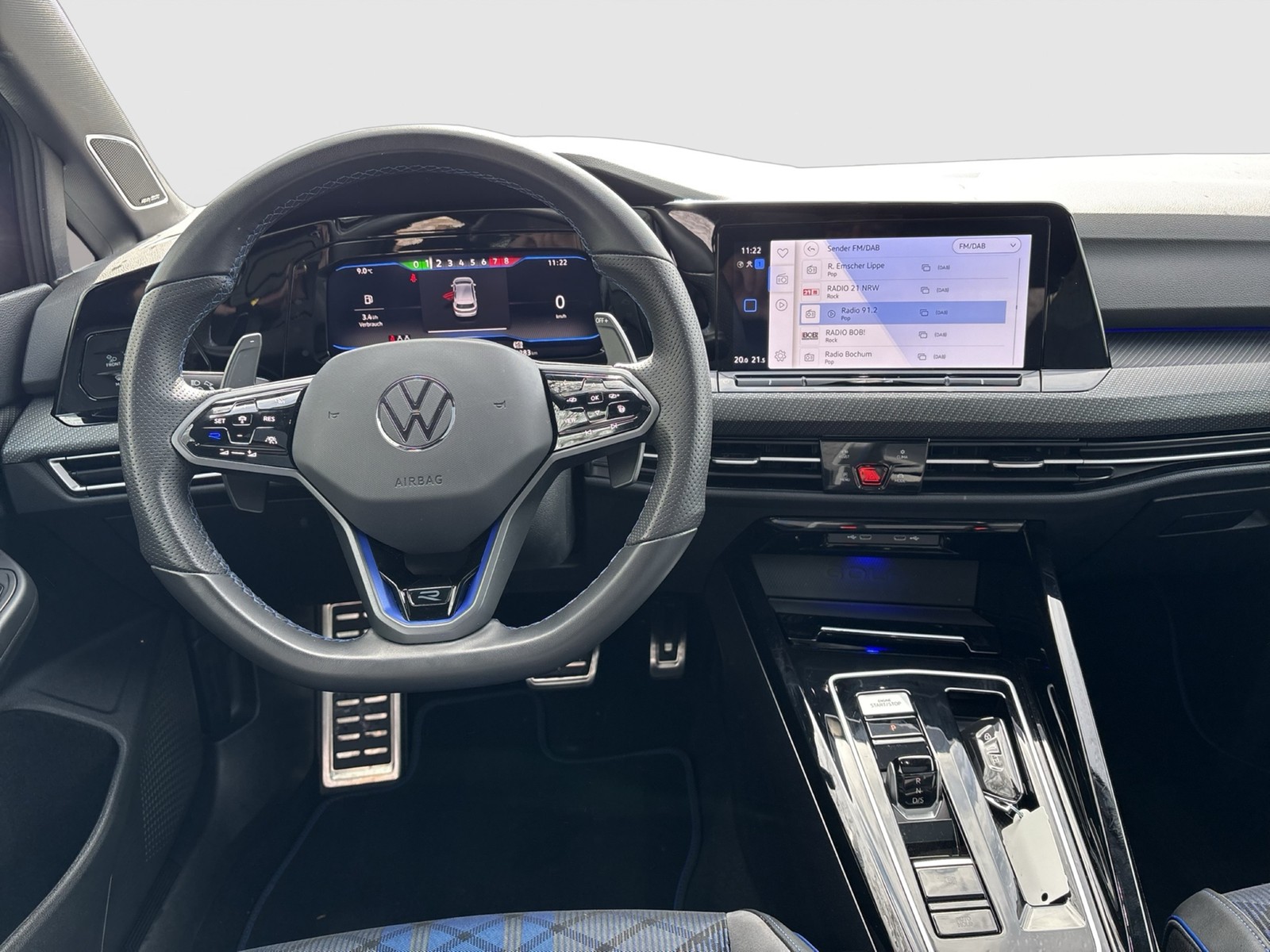 Volkswagen Golf VIII 2.0 R BLACKSTYLE 4X4 PANO HARMANKARDON