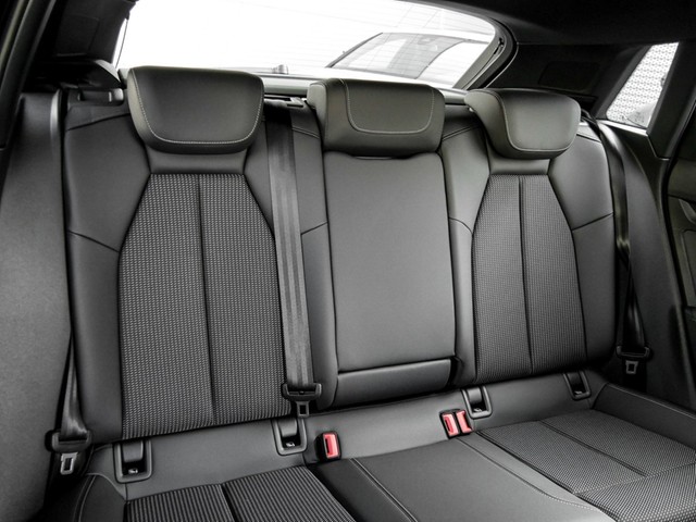 Audi A3 Sportback 30 S LINE BLACKPAK ALU18 eKLAPPE AHK