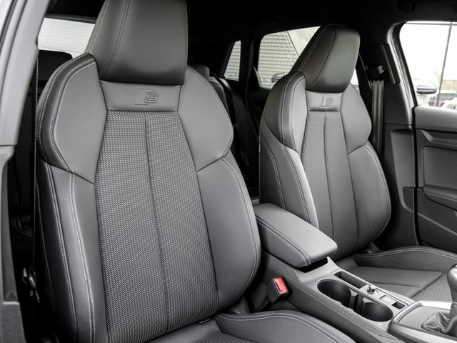 Audi A3 Sportback 30 S LINE BLACKPAK ALU18 eKLAPPE AHK