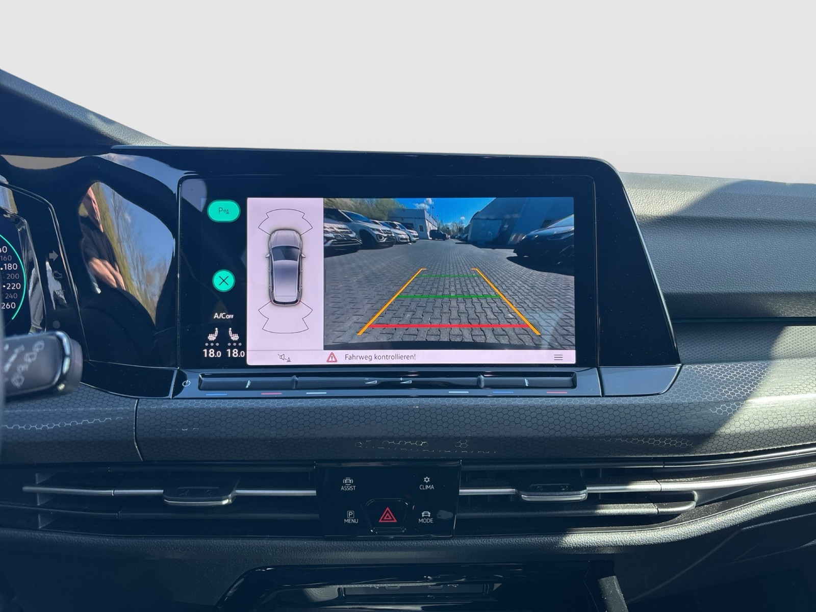Volkswagen Golf VIII 2.0 GTD CAM LED+ CARPLAY LM17 SITZHEIZ