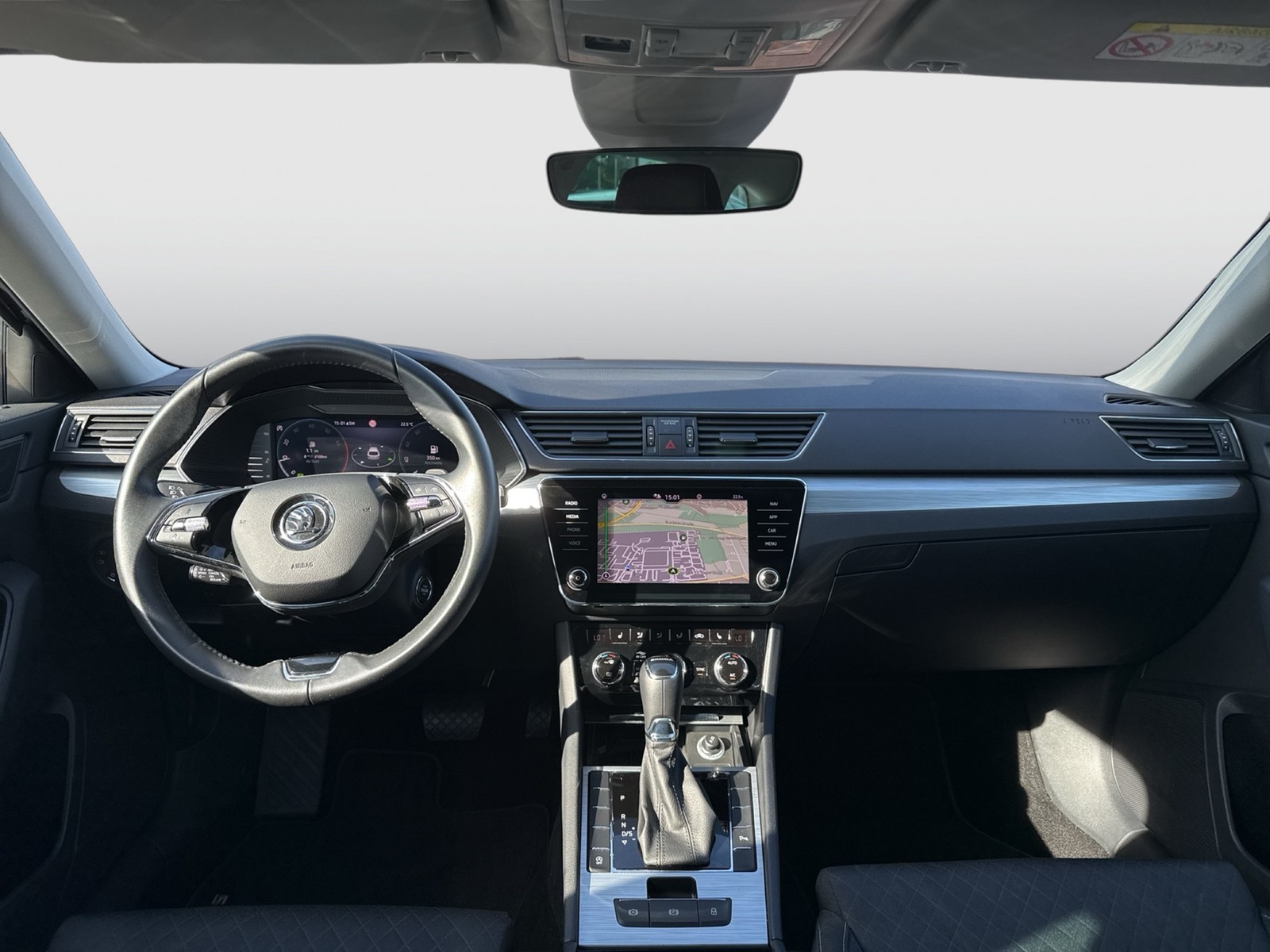 Skoda Superb Combi 1.5 ACC NAVI ALU CARPLAY SITZHEIZ.