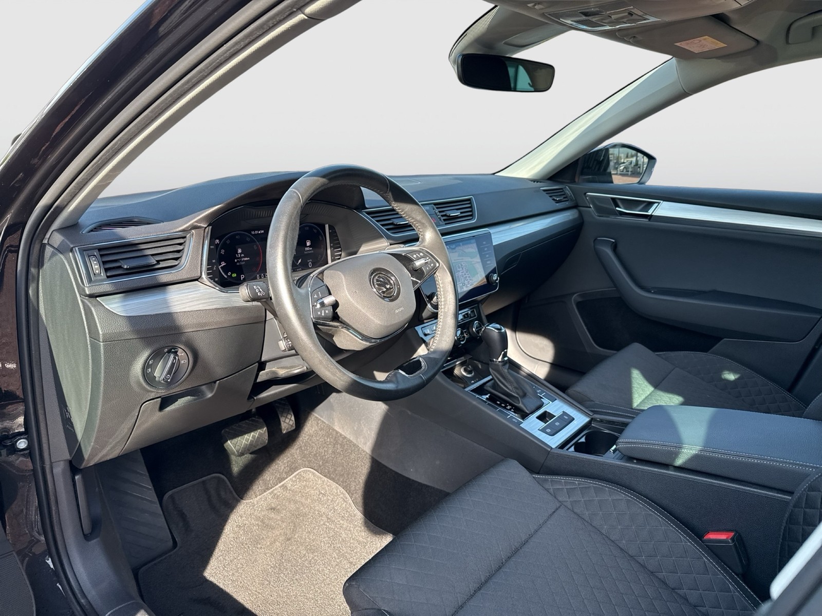 Skoda Superb Combi 1.5 ACC NAVI ALU CARPLAY SITZHEIZ.