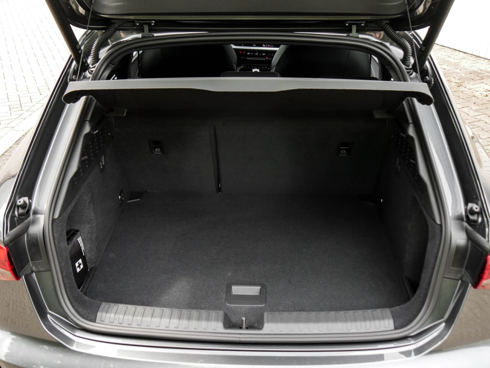 Audi A3 Sportback 35 S LINE FACELIFT AHK CAM ACC LM19