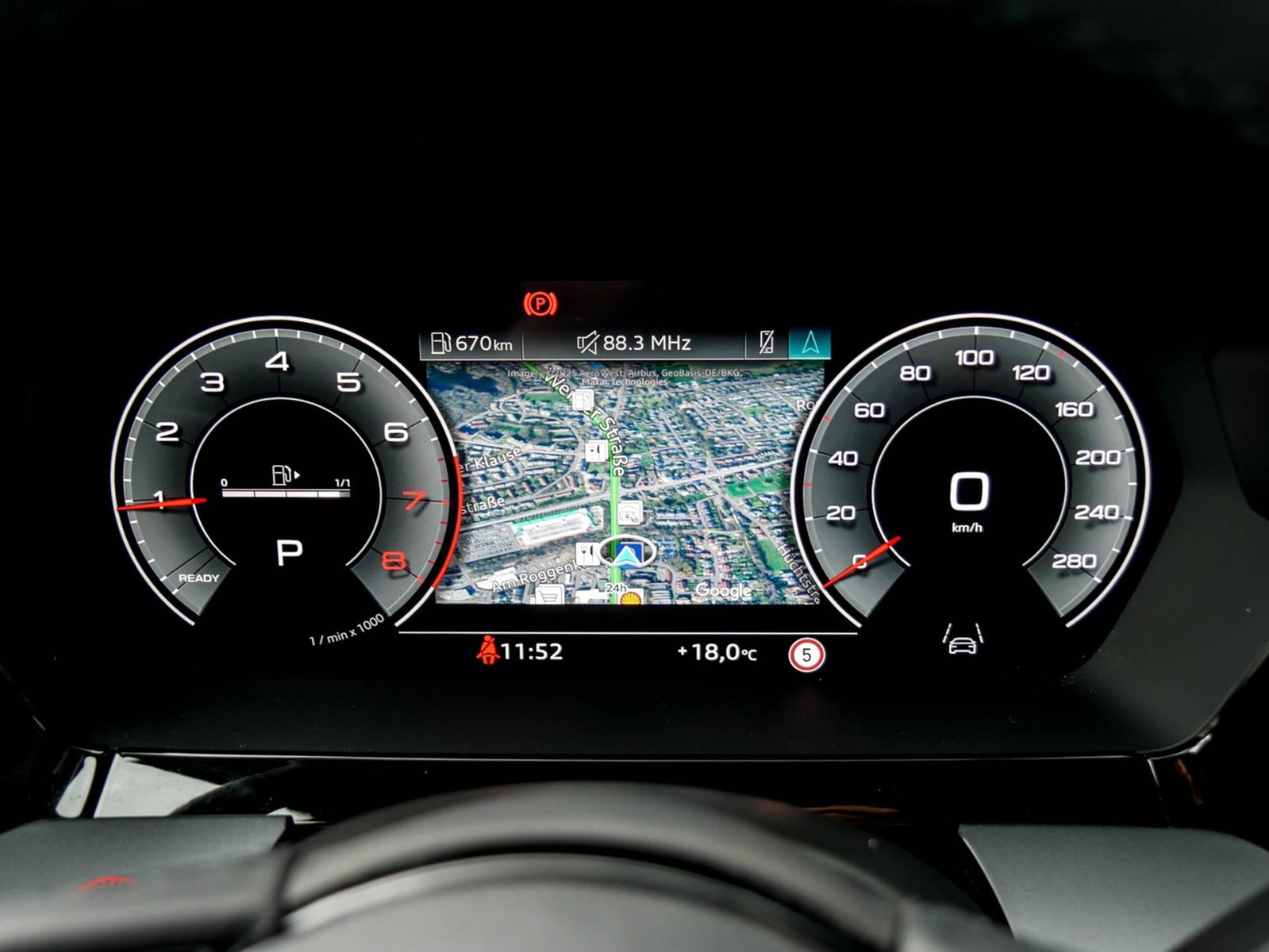 Audi A3 30 S LINE FACELIFT CAM ACC LM18 NAVI+