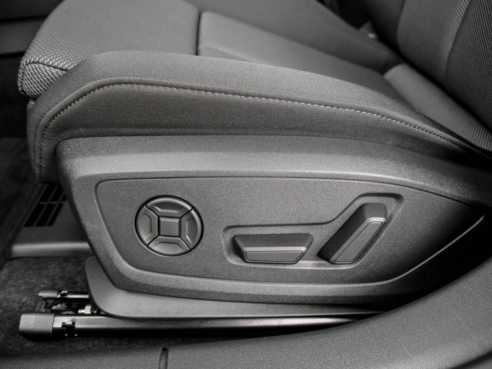 Audi A3 30 S LINE FACELIFT CAM ACC LM18 NAVI+