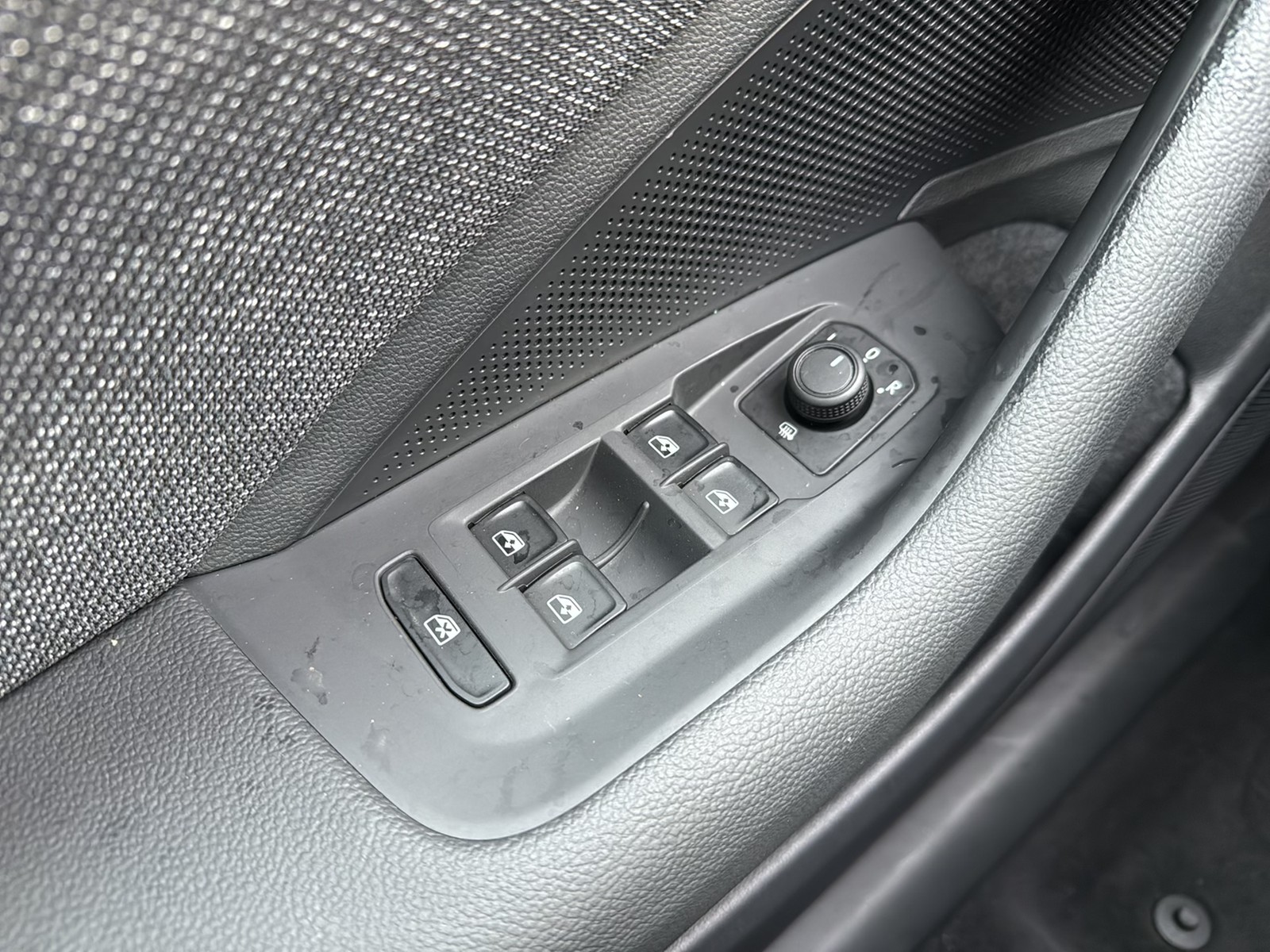 Skoda Superb Combi 2.0 CAM ACC NAVI CARPLAY SITZHEIZ.