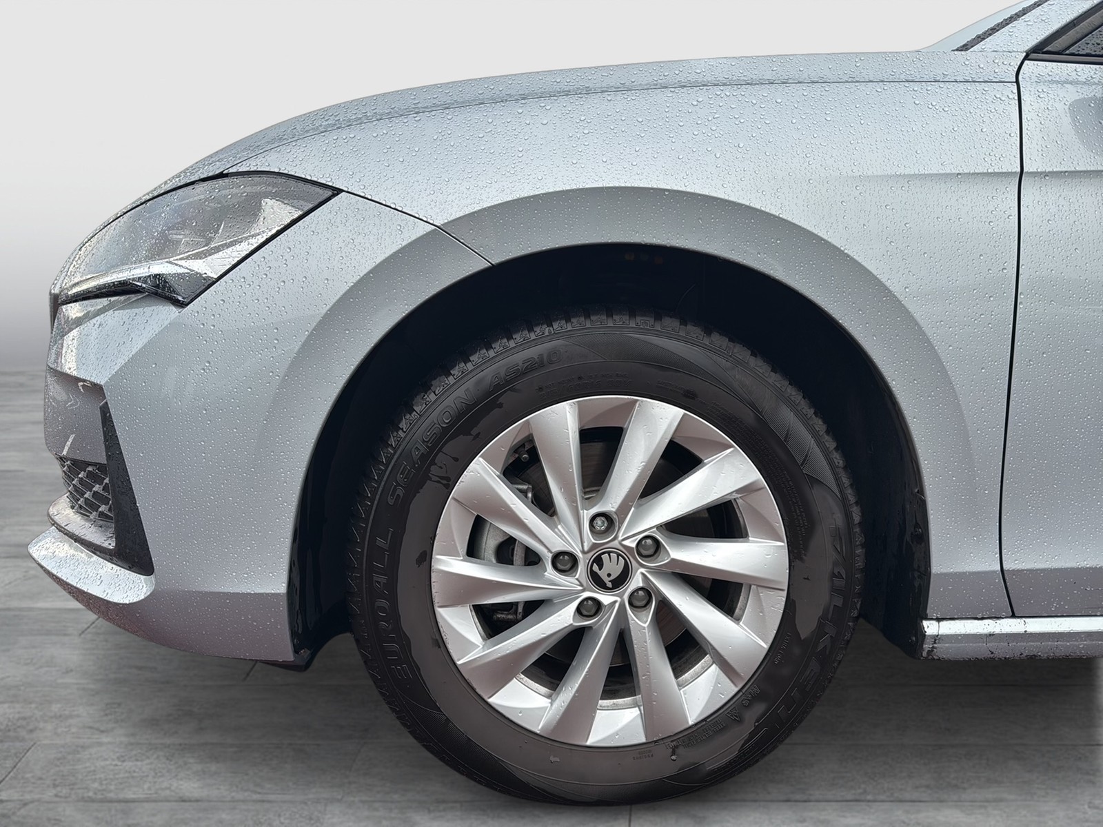 Skoda Superb Combi 2.0 CAM ACC NAVI CARPLAY SITZHEIZ.