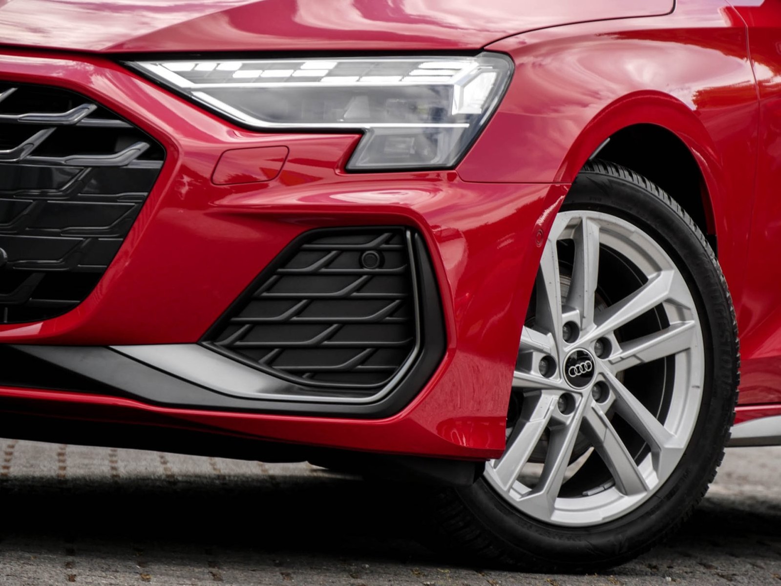 Audi A3 Sportback 30 S LINE FACELIFT AHK CAM ACC LM18