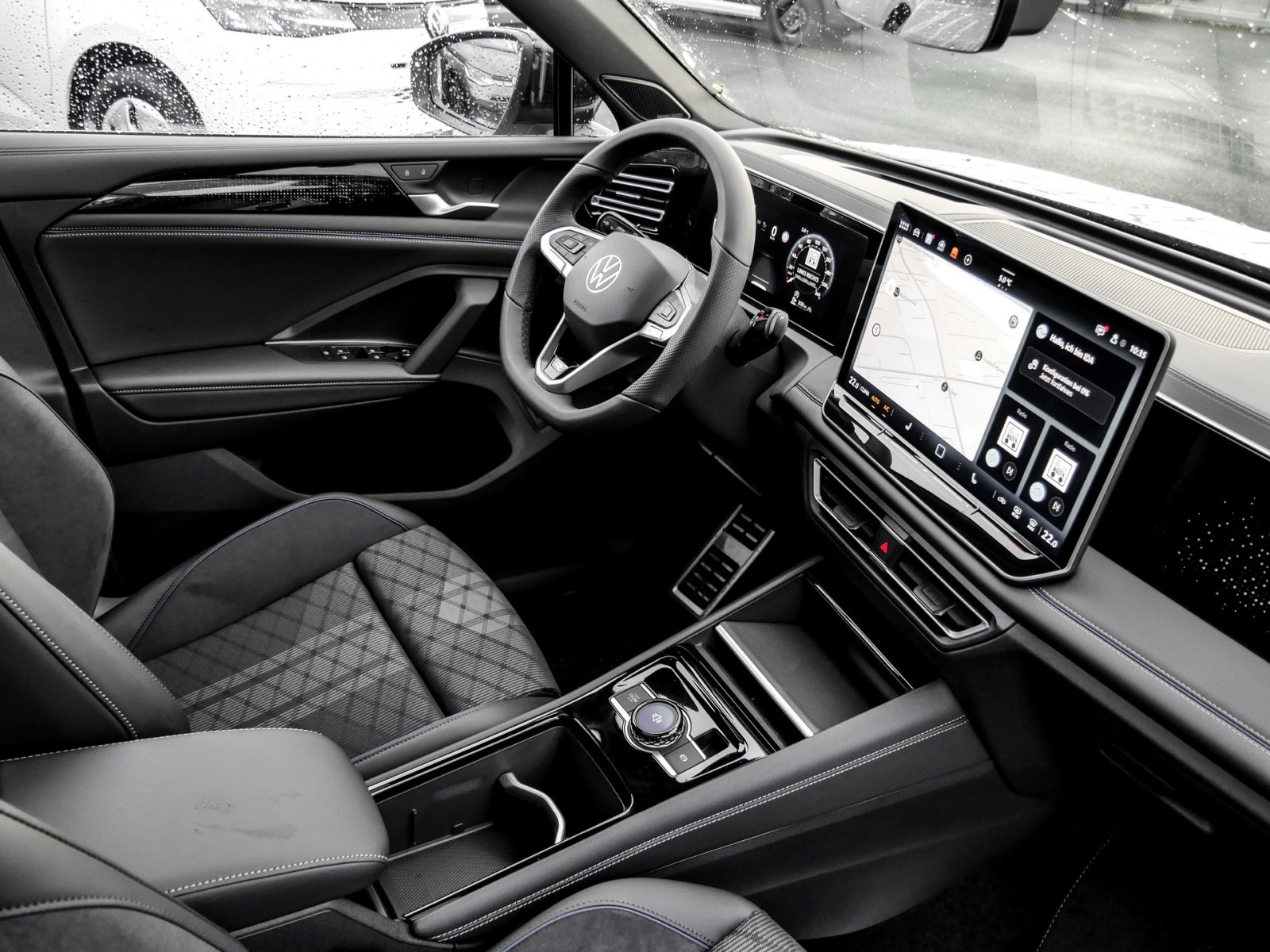 Volkswagen Tiguan 2.0 TDI R-LINE DSG AHK PANO STDHZG