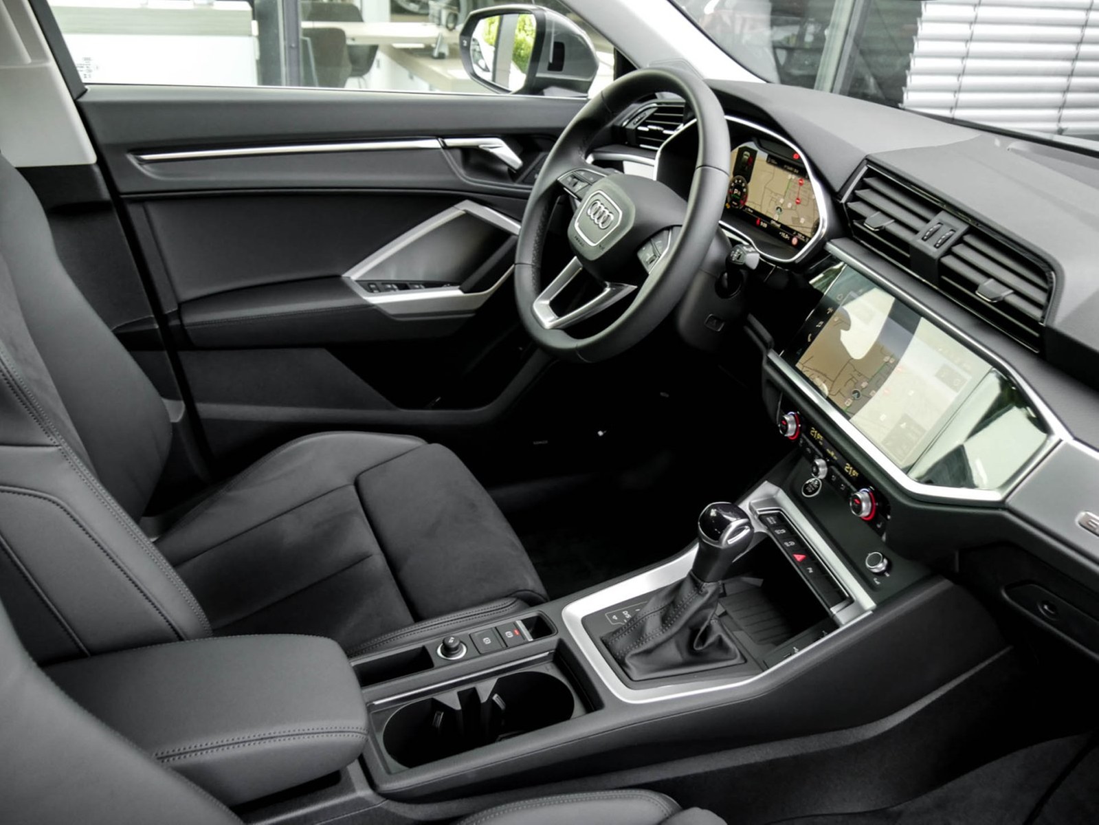 Audi Q3 Sportback 45 quattro S LINE AHK ACC LM19 NAVI+