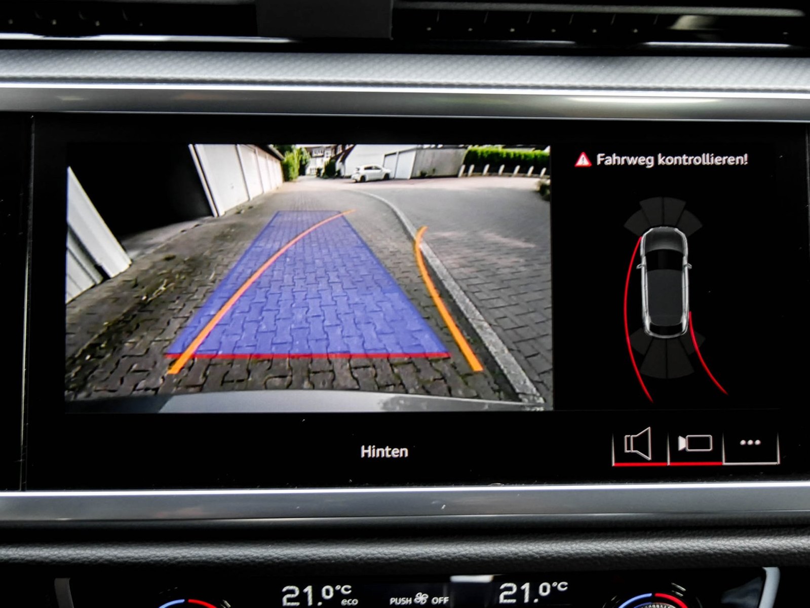 Audi Q3 Sportback 40 quattro S LINE BLACKPAK AHK LM19