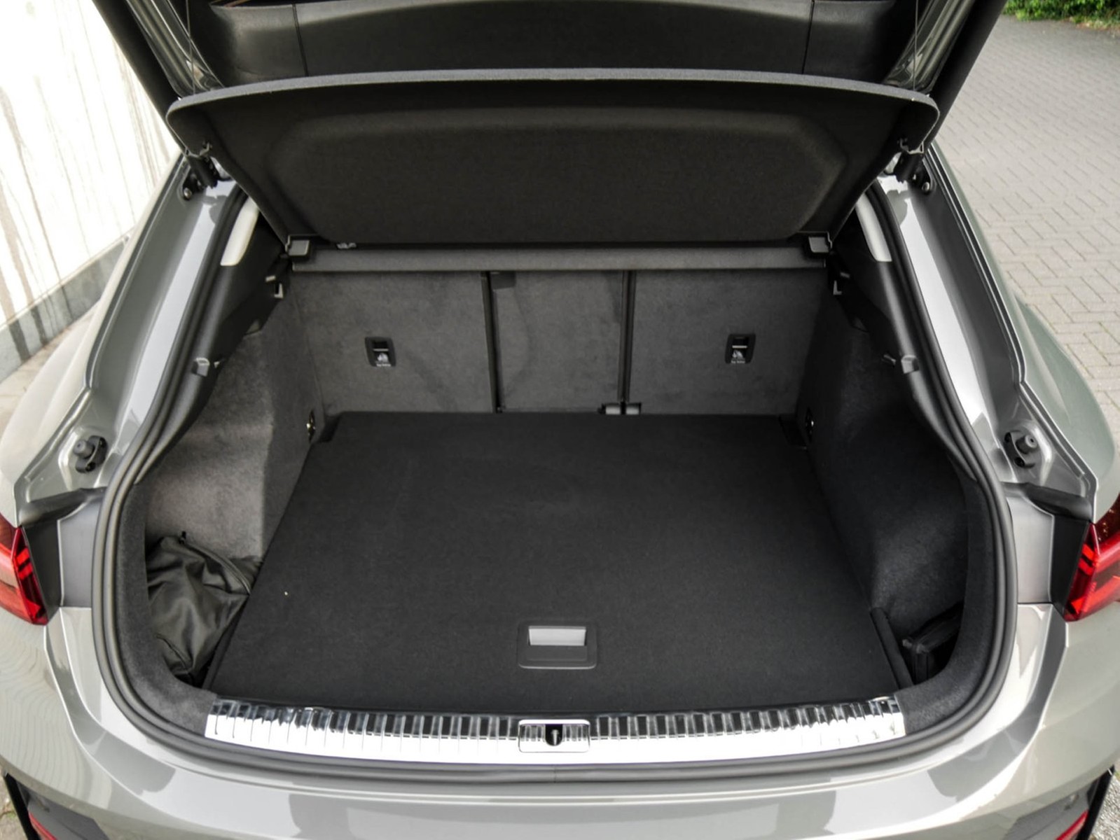 Audi Q3 Sportback 40 quattro S LINE BLACKPAK AHK LM19