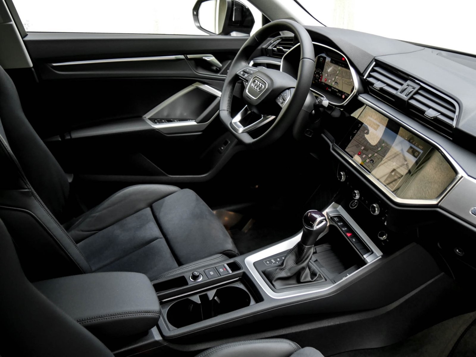 Audi Q3 Sportback 40 quattro S LINE BLACKPAK AHK LM19