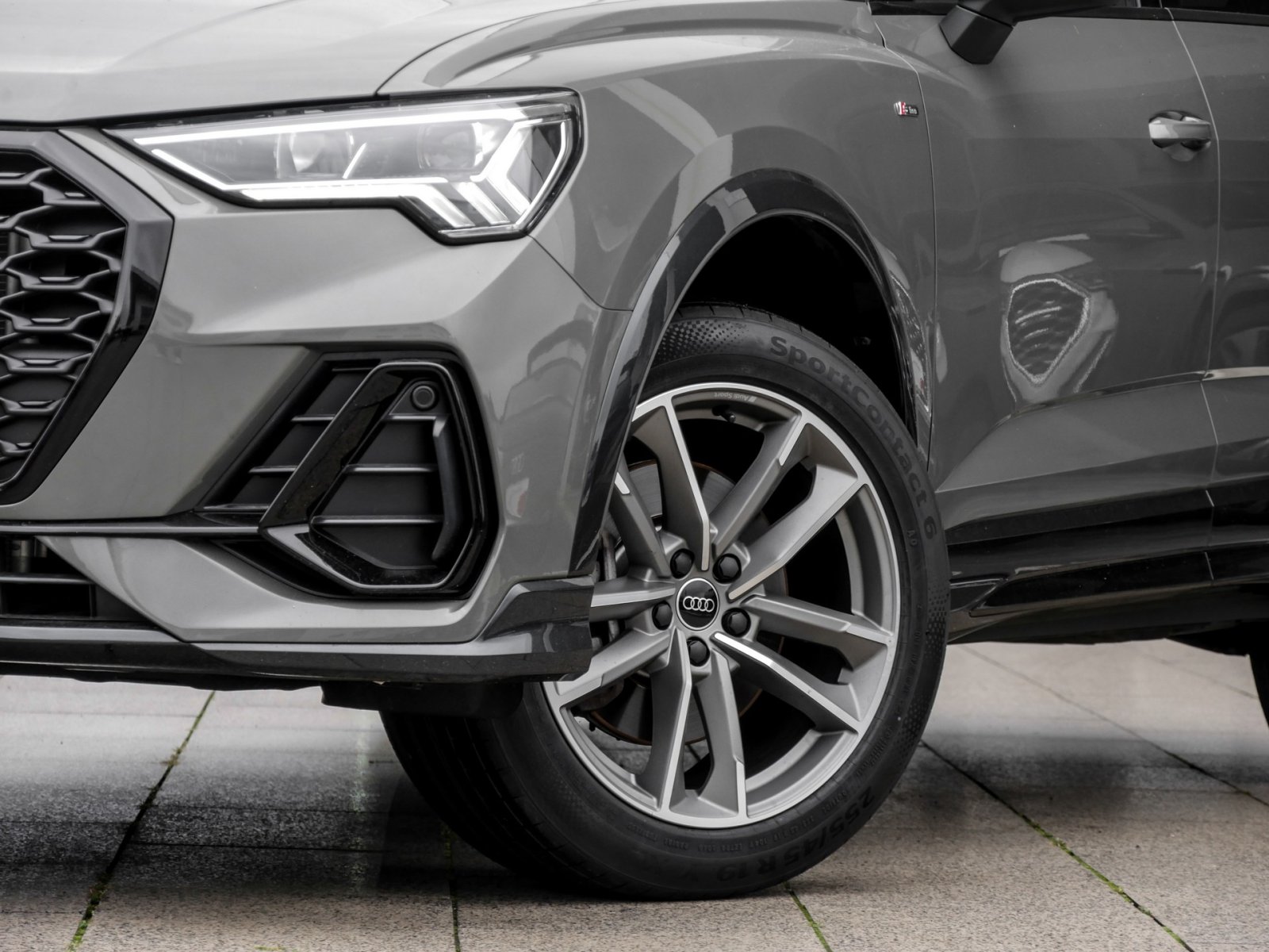 Audi Q3 Sportback 40 quattro S LINE BLACKPAK AHK LM19