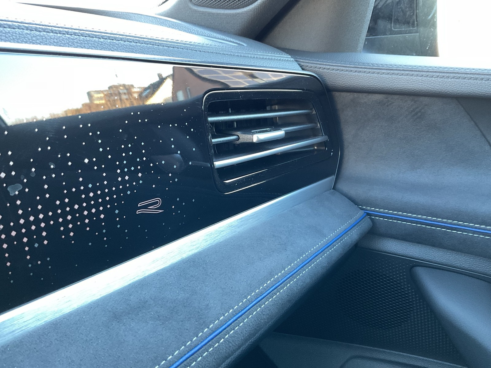 Volkswagen Passat Variant 2.0 R-LINE NEUES MODELL AHK LM19