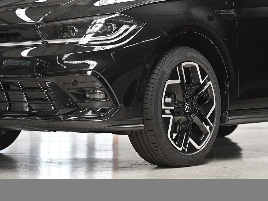 Volkswagen Polo 1.0 R-LINE CAM ACC LM17 NAVI CARPLAY SITZHZ