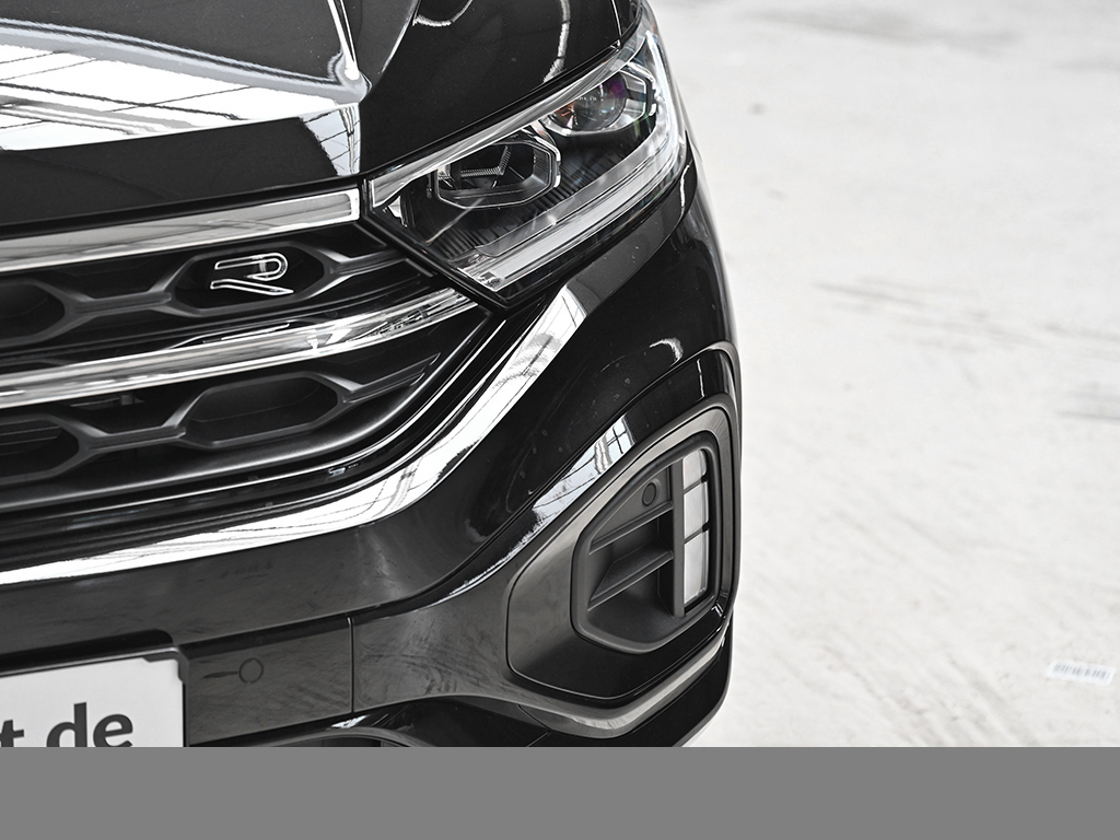 Volkswagen T-Roc 1.5 R-LINE BLACKSTYLE AHK CAM ACC LM19 NAVI