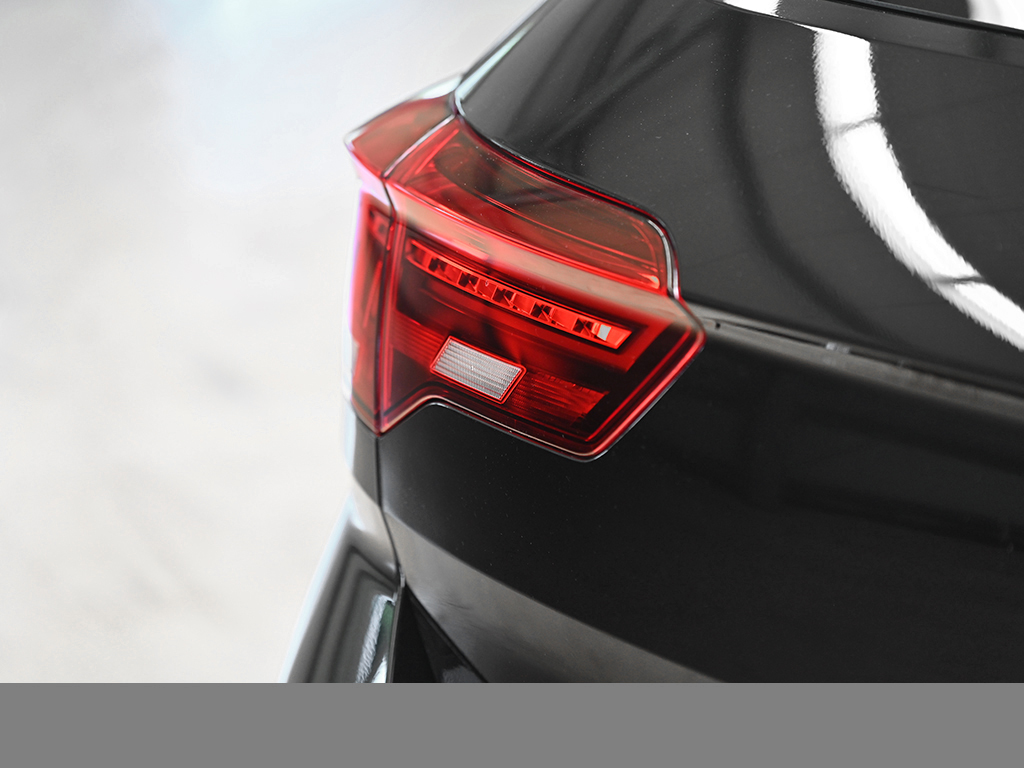 Volkswagen T-Roc 1.5 R-LINE BLACKSTYLE AHK CAM ACC LM19 NAVI