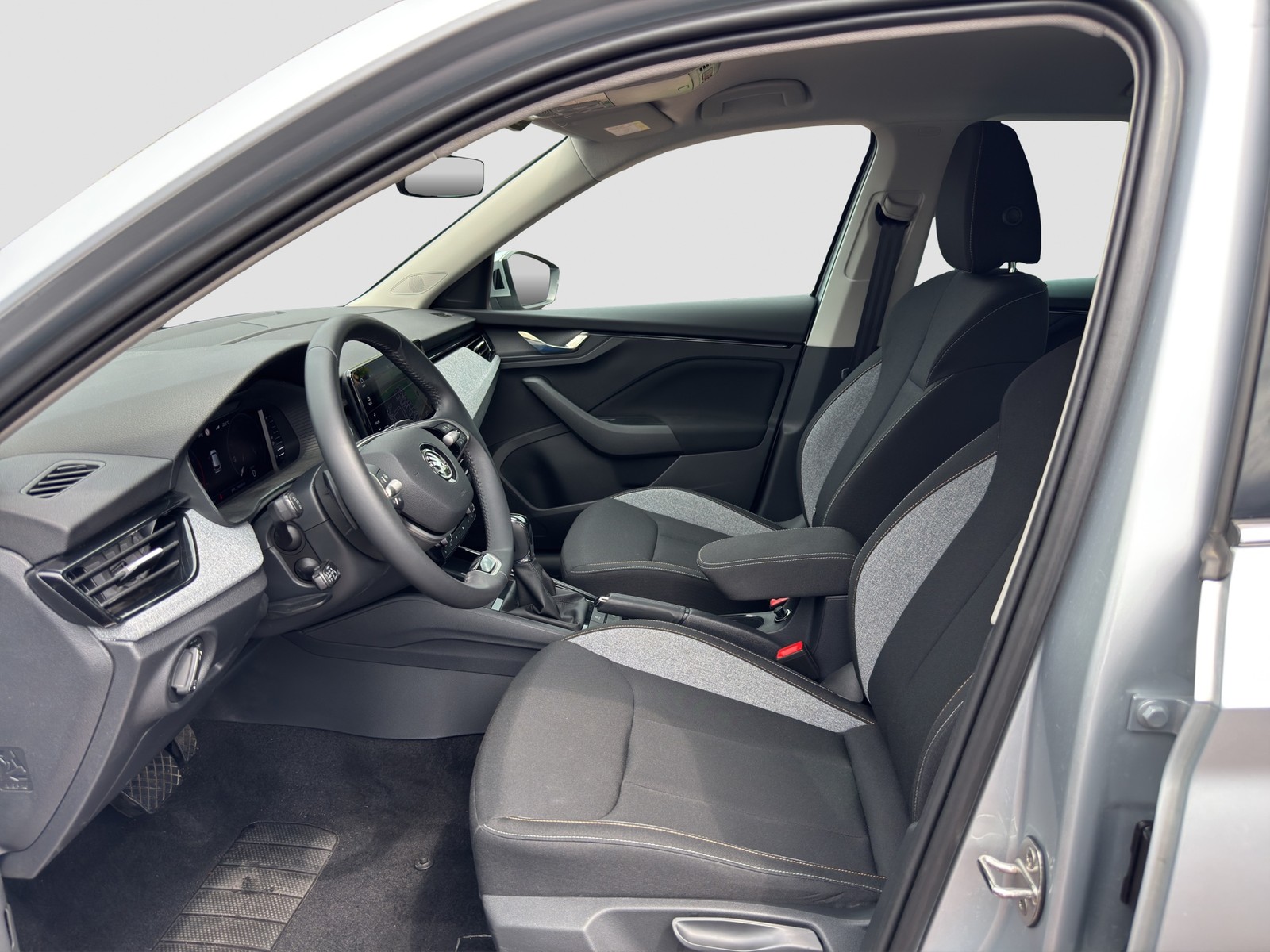 Skoda Kamiq 1.0 DRIVE AHK CAM LM17 EKLAPPE NAVI SITZHZ